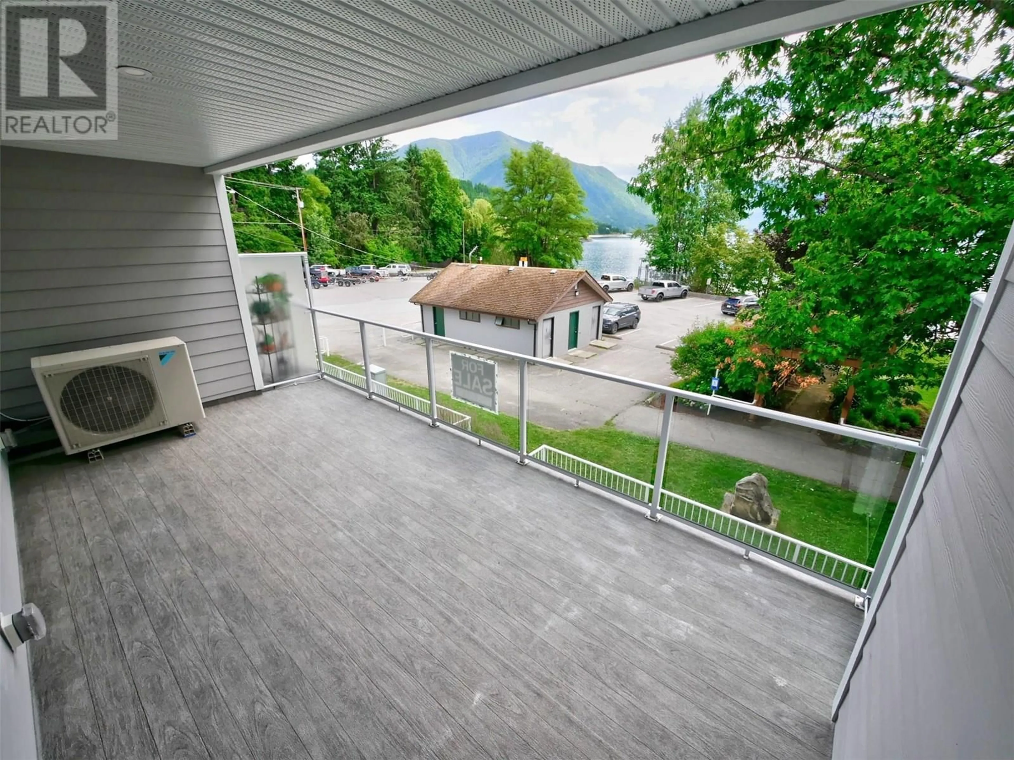 Patio, mountain view for 3 - 88 NELSON AVENUE SOUTH, Nakusp British Columbia V0G1R1