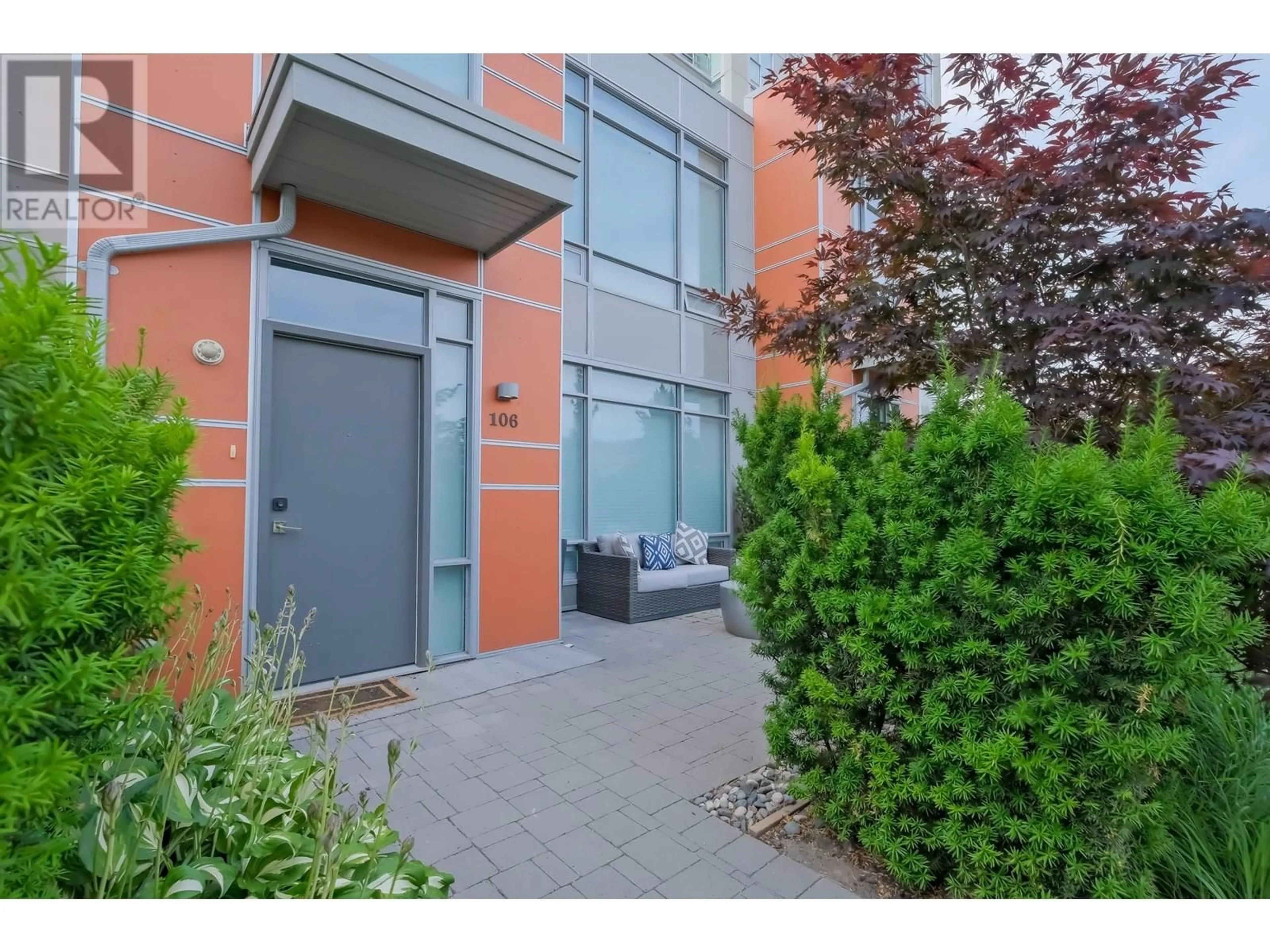 Unknown for 106 - 1151 SUNSET DRIVE, Kelowna British Columbia V1Y0G2