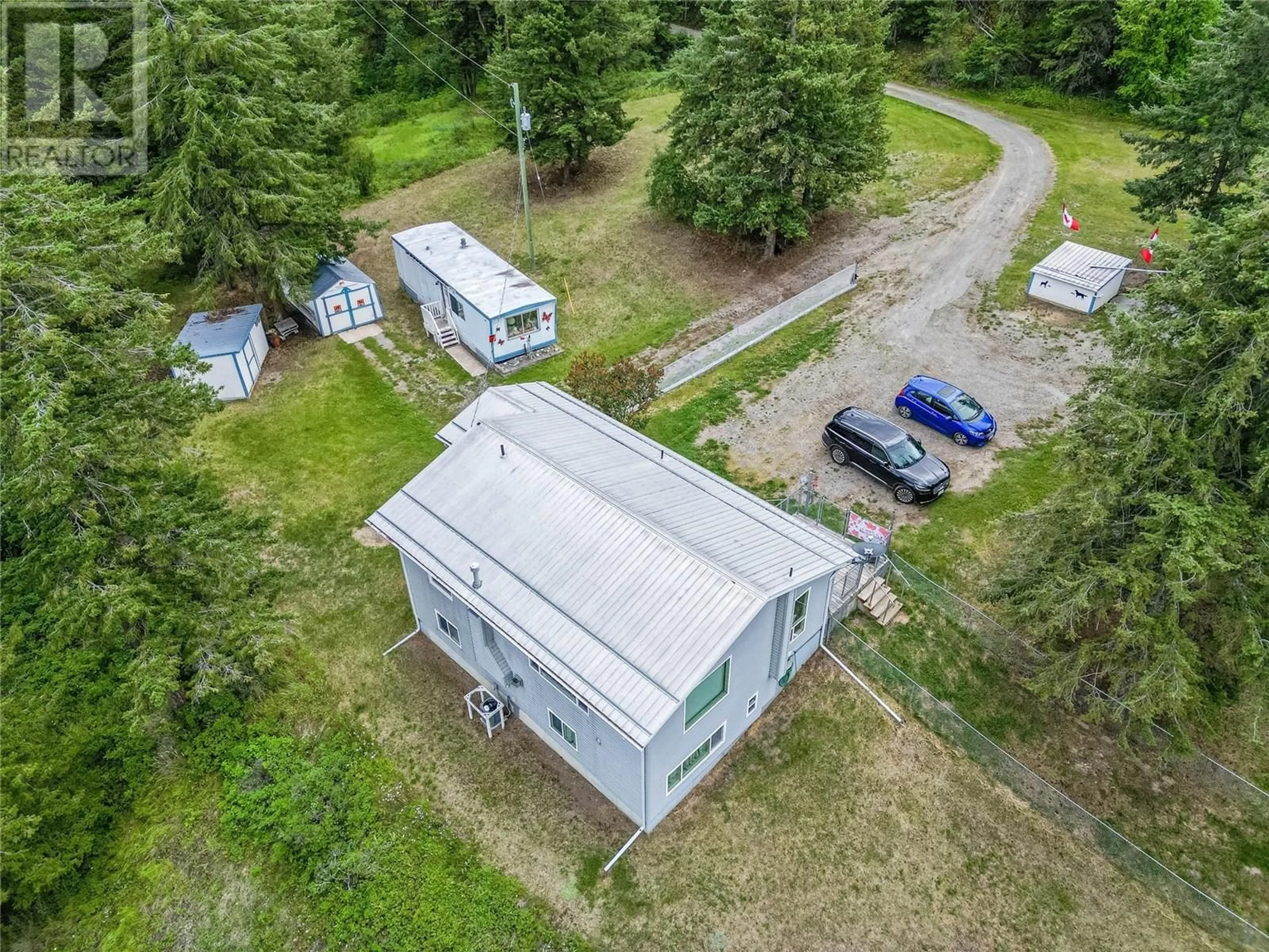 A pic from outside/outdoor area/front of a property/back of a property/a pic from drone, unknown for 2801 DUCK RANGE ROAD, Pritchard British Columbia V0E2P0