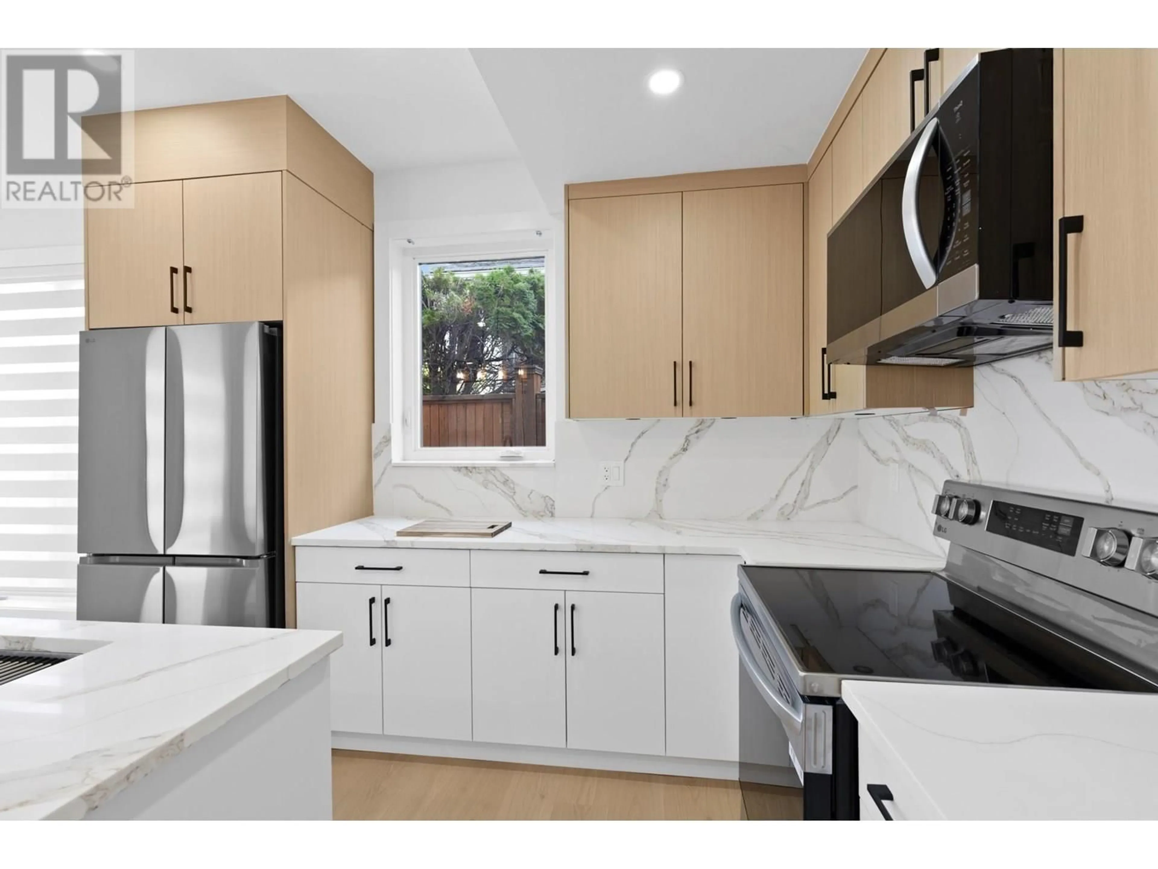 Unknown for 935 FULLER AVENUE, Kelowna British Columbia V1Y6X5