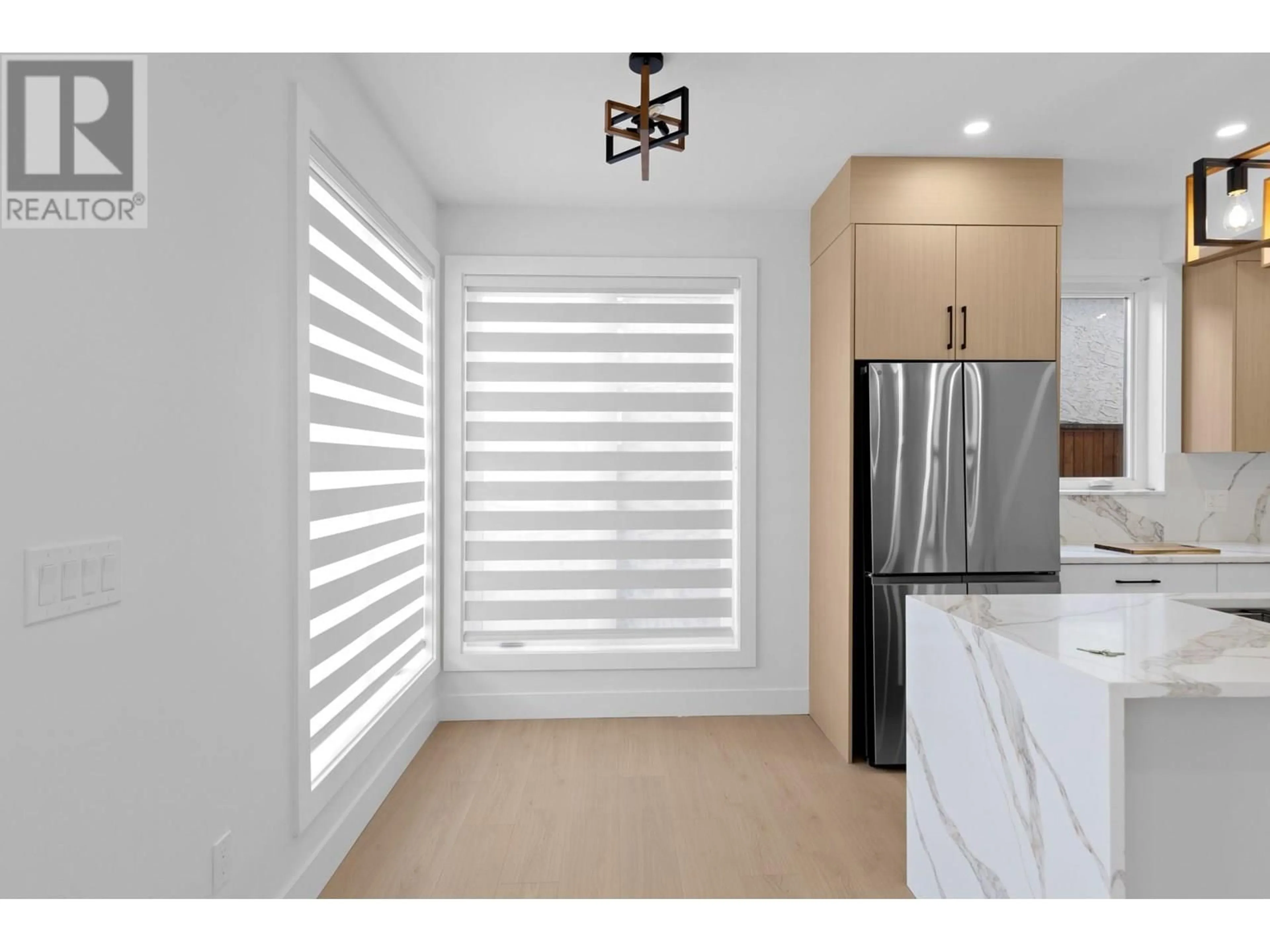 Contemporary kitchen, unknown for 935 FULLER AVENUE, Kelowna British Columbia V1Y6X5