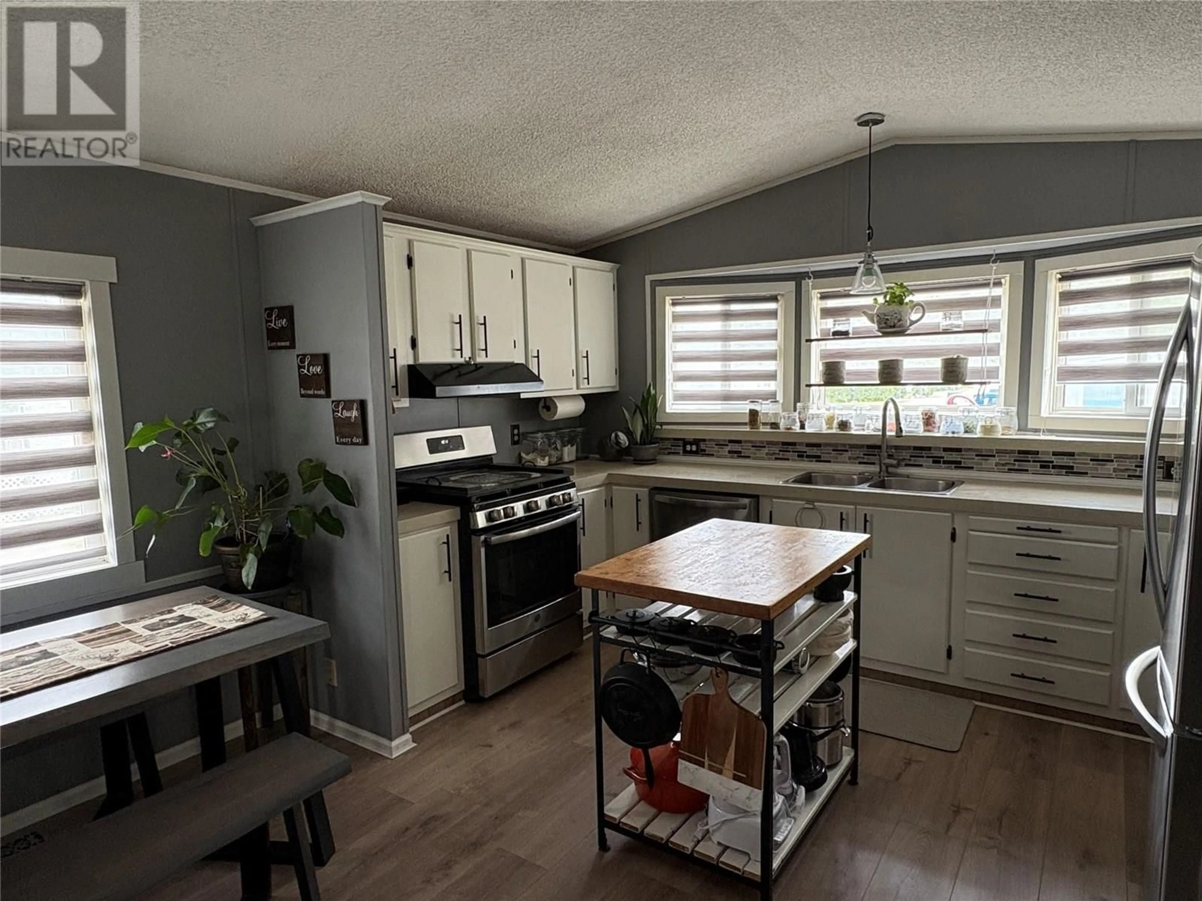 Open concept kitchen, unknown for 50 - 1214 OKANAGAN AVENUE, Chase British Columbia V0E1M0