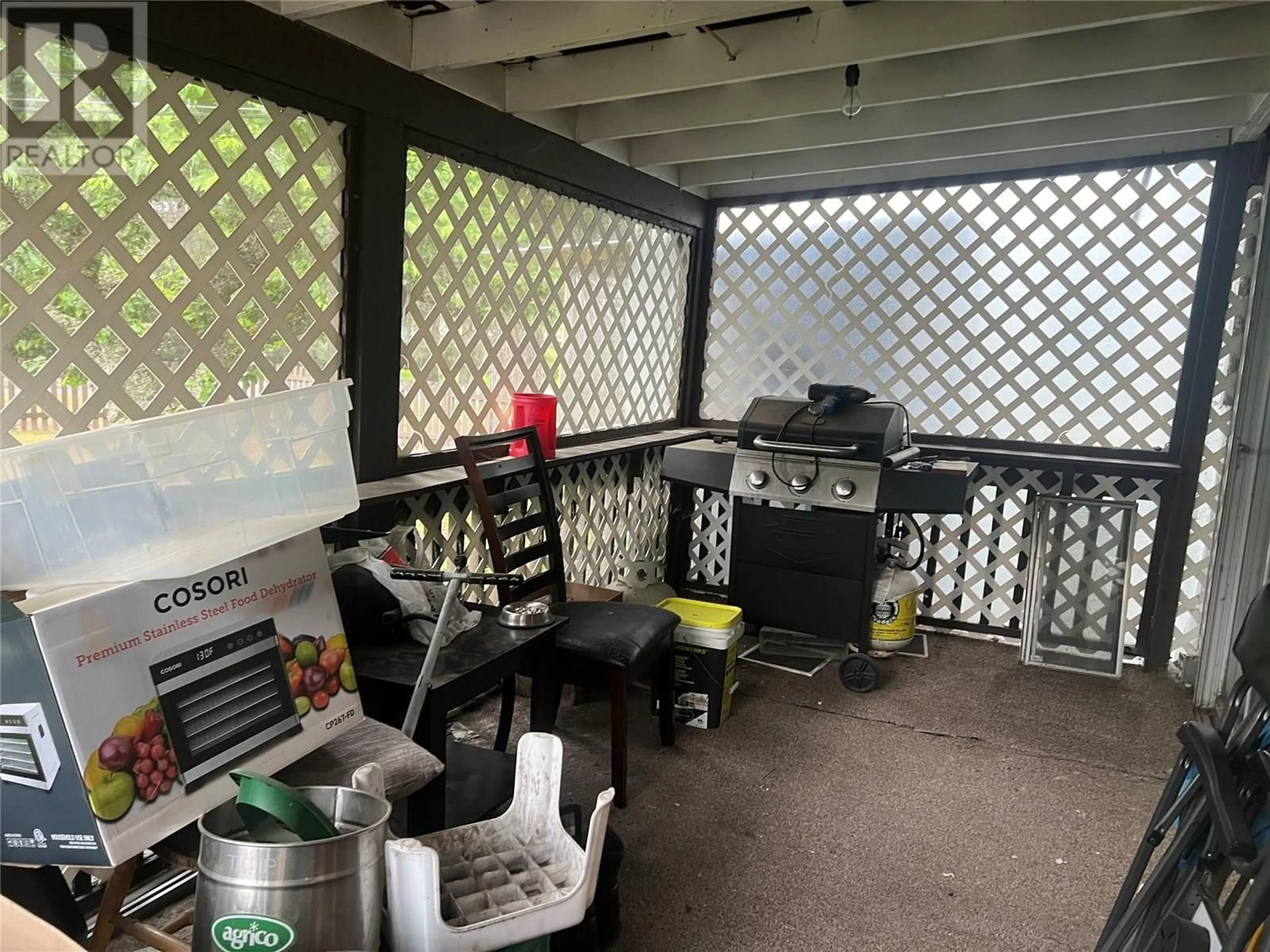 Patio, street for 1932 BRILLIANT ROAD, Castlegar British Columbia V1N4K2