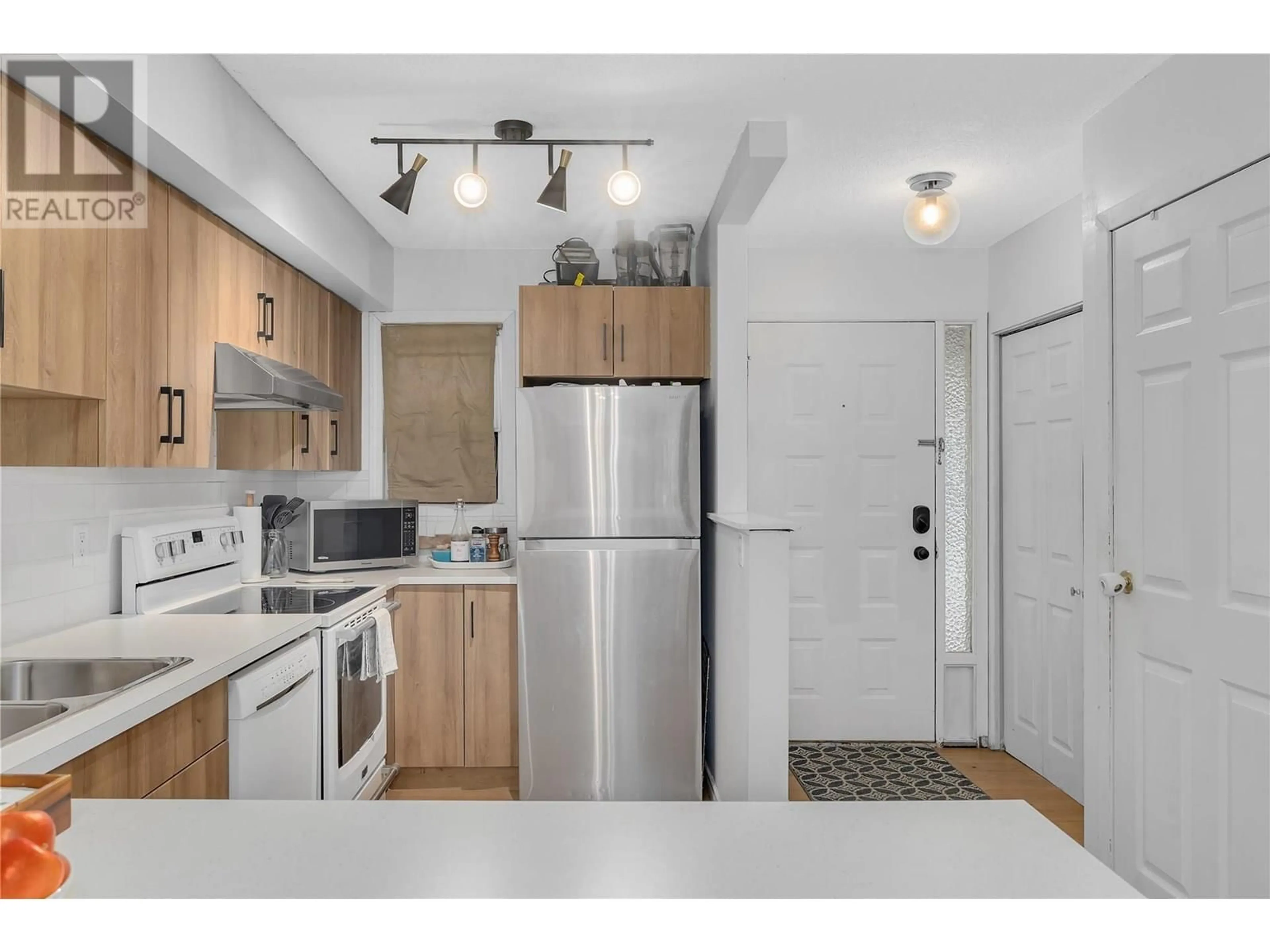 Standard kitchen, unknown for 6 - 500 LESTER ROAD, Kelowna British Columbia V1X6E2