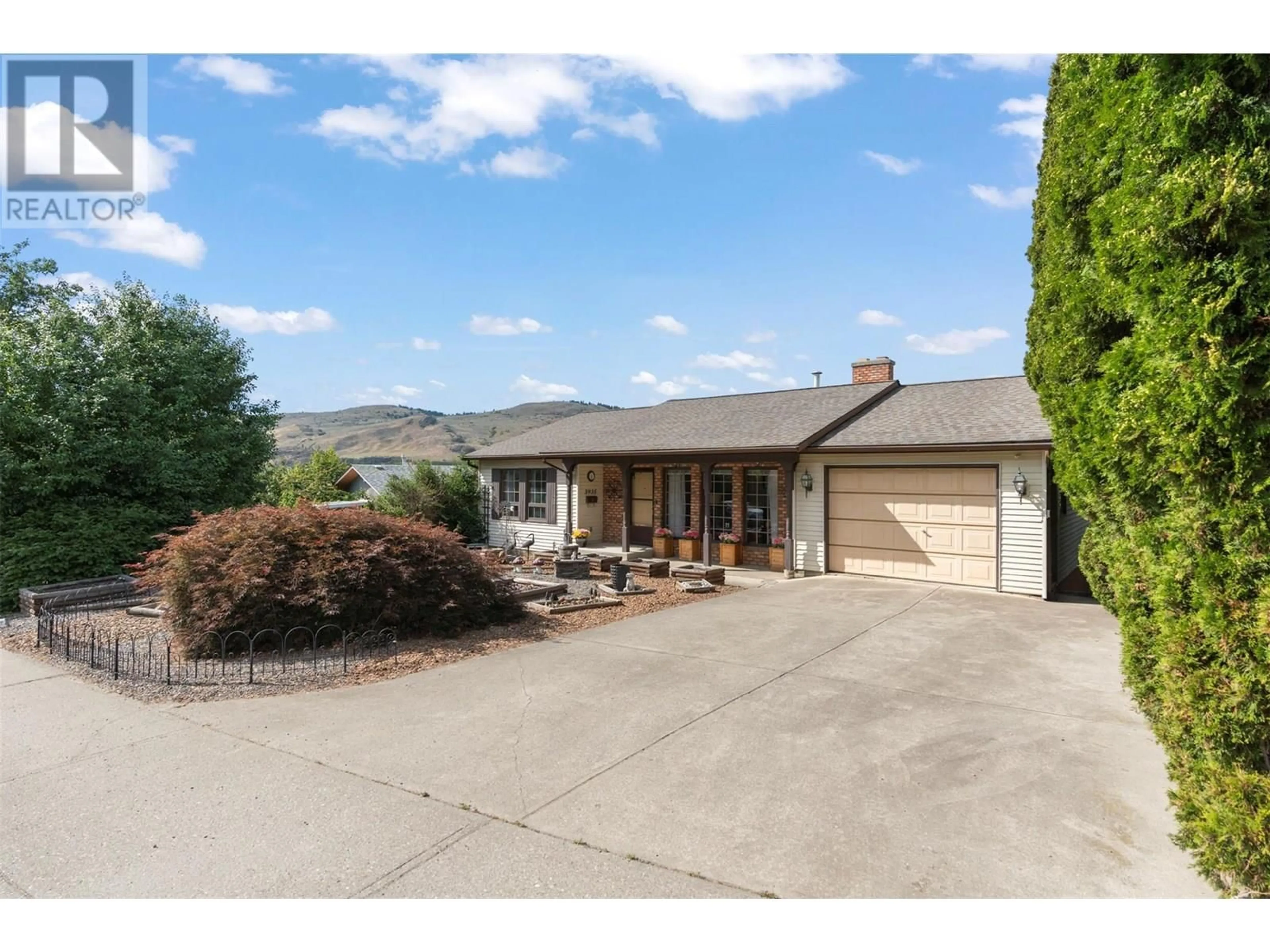 Home with vinyl exterior material, mountain view for 3935 16 AVENUE, Vernon British Columbia V1T7K2