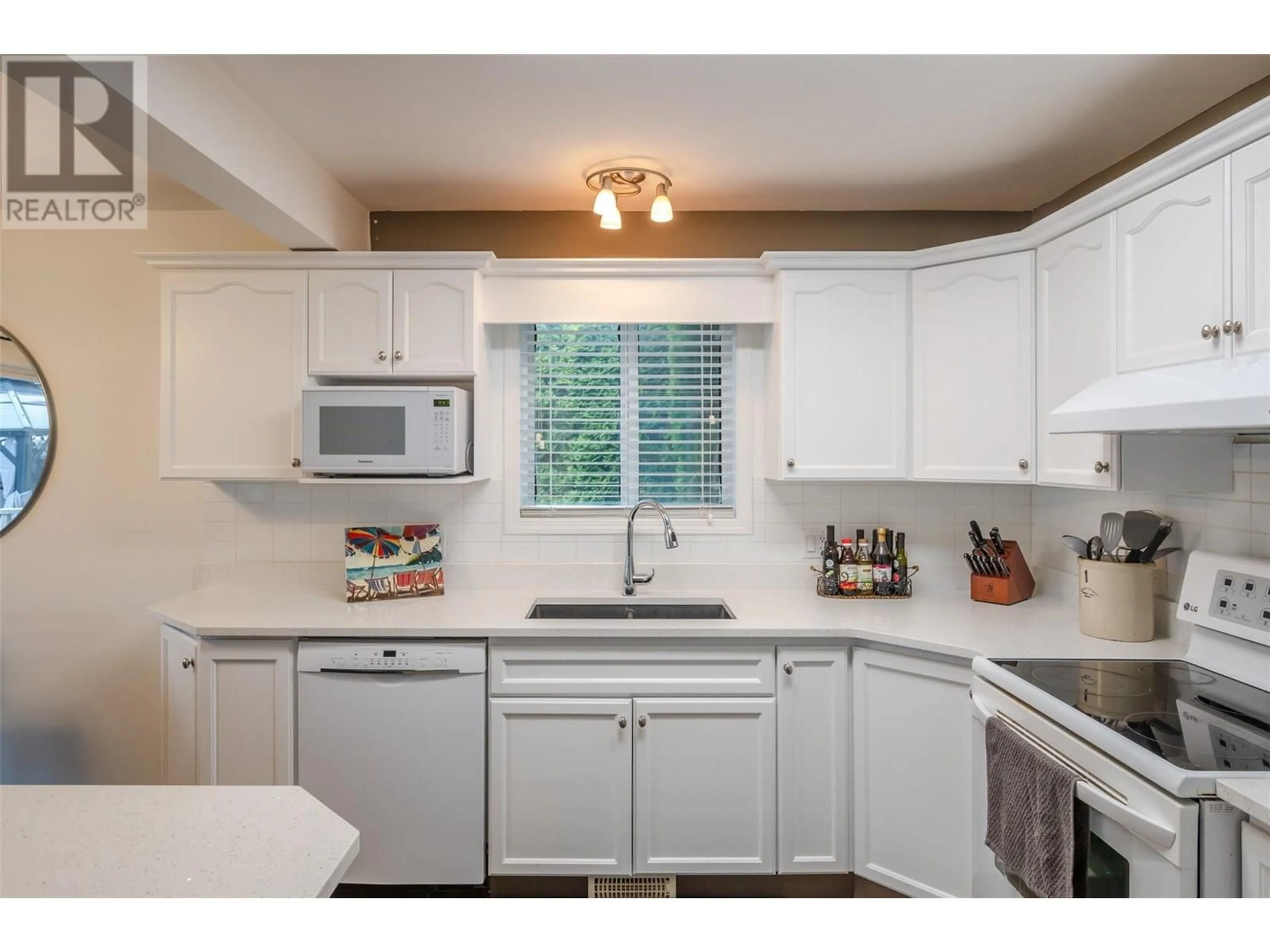Standard kitchen, unknown for 1 - 3462 SOUTH MAIN STREET, Penticton British Columbia V2a5J6