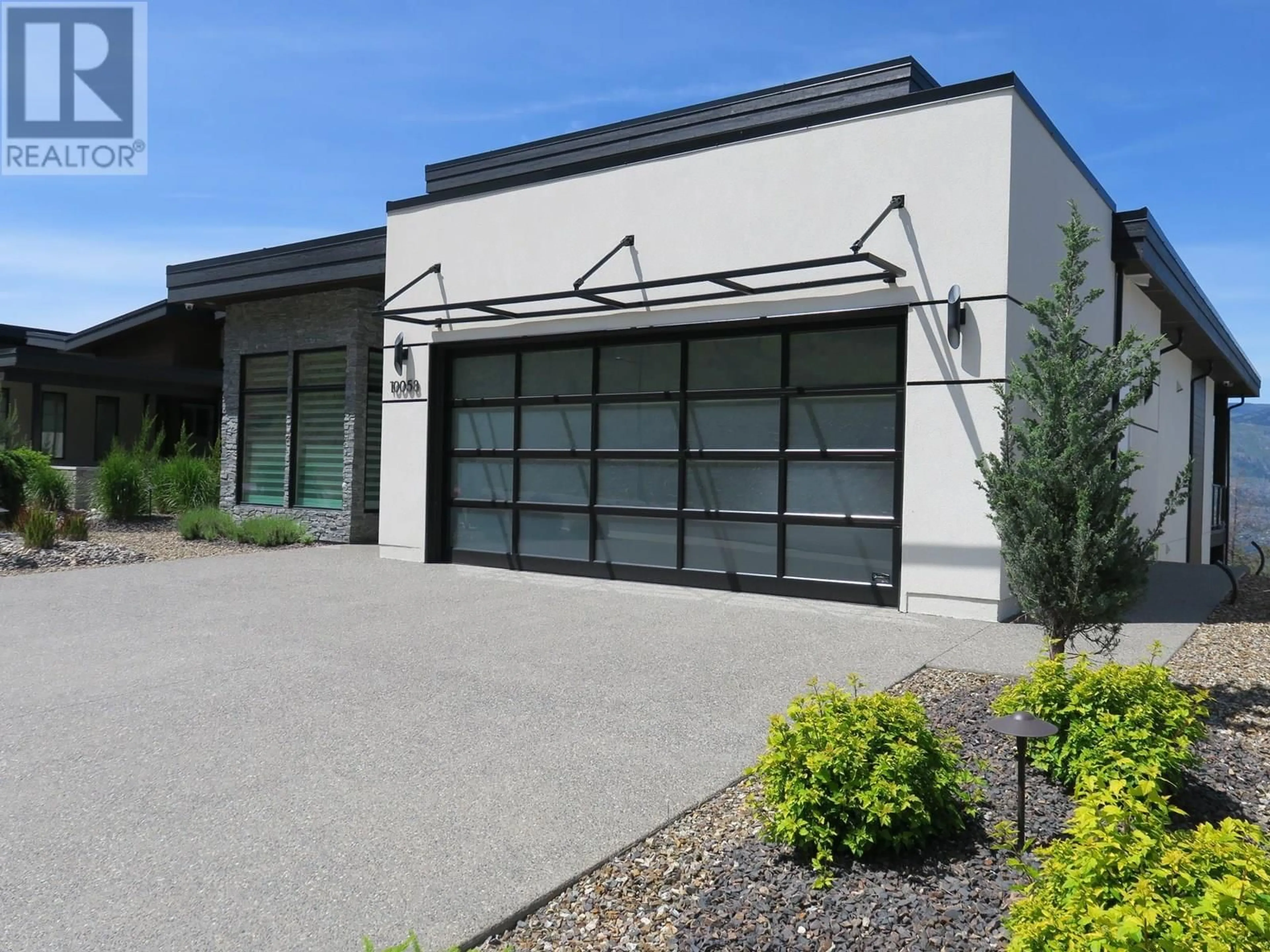 Indoor garage for 10058 BEACON HILL DRIVE, Lake Country British Columbia V4V0A9