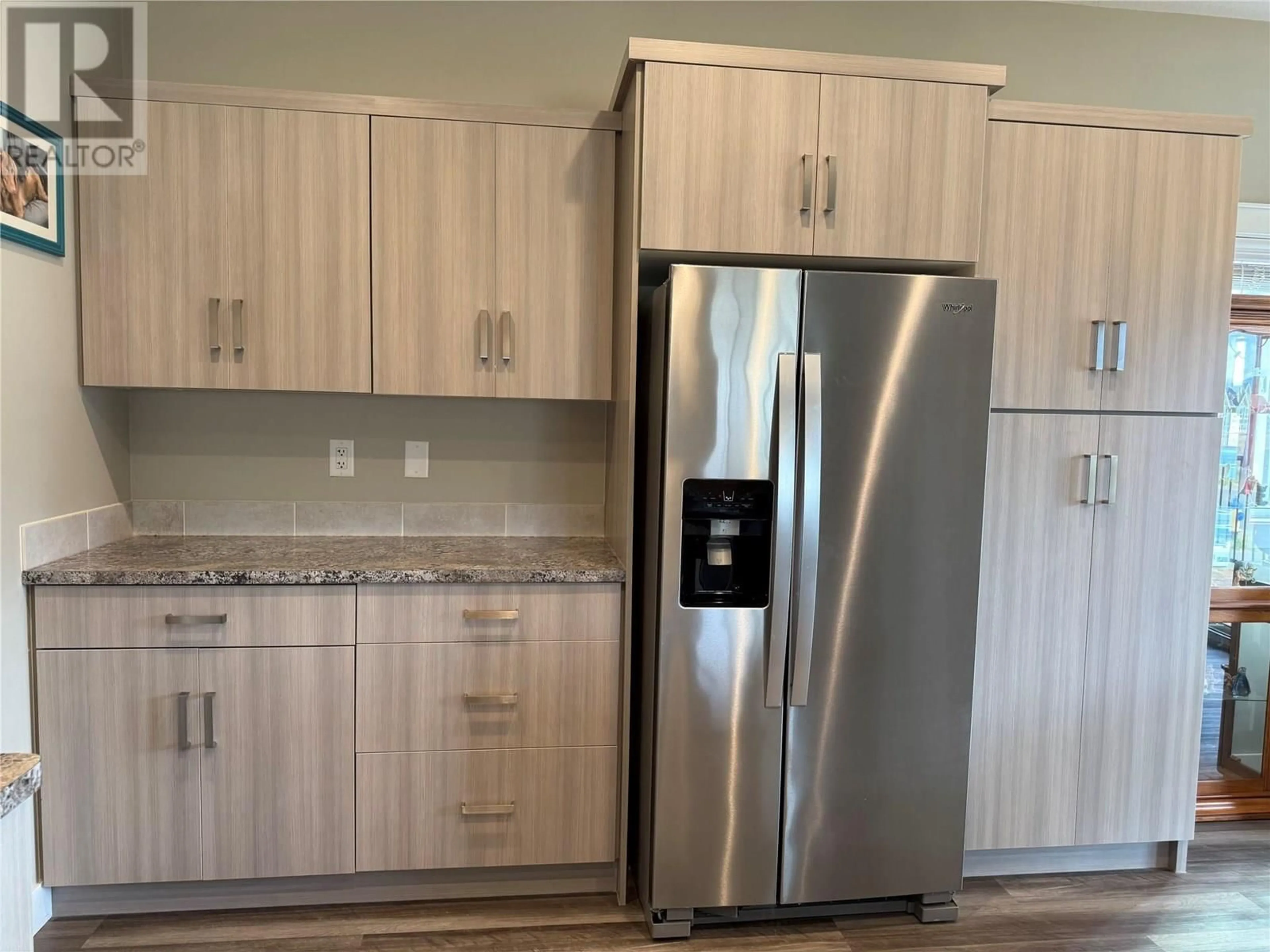 Standard kitchen, wood/laminate floor for 2569 SPRING BANK AVENUE, Merritt British Columbia V1K1S1