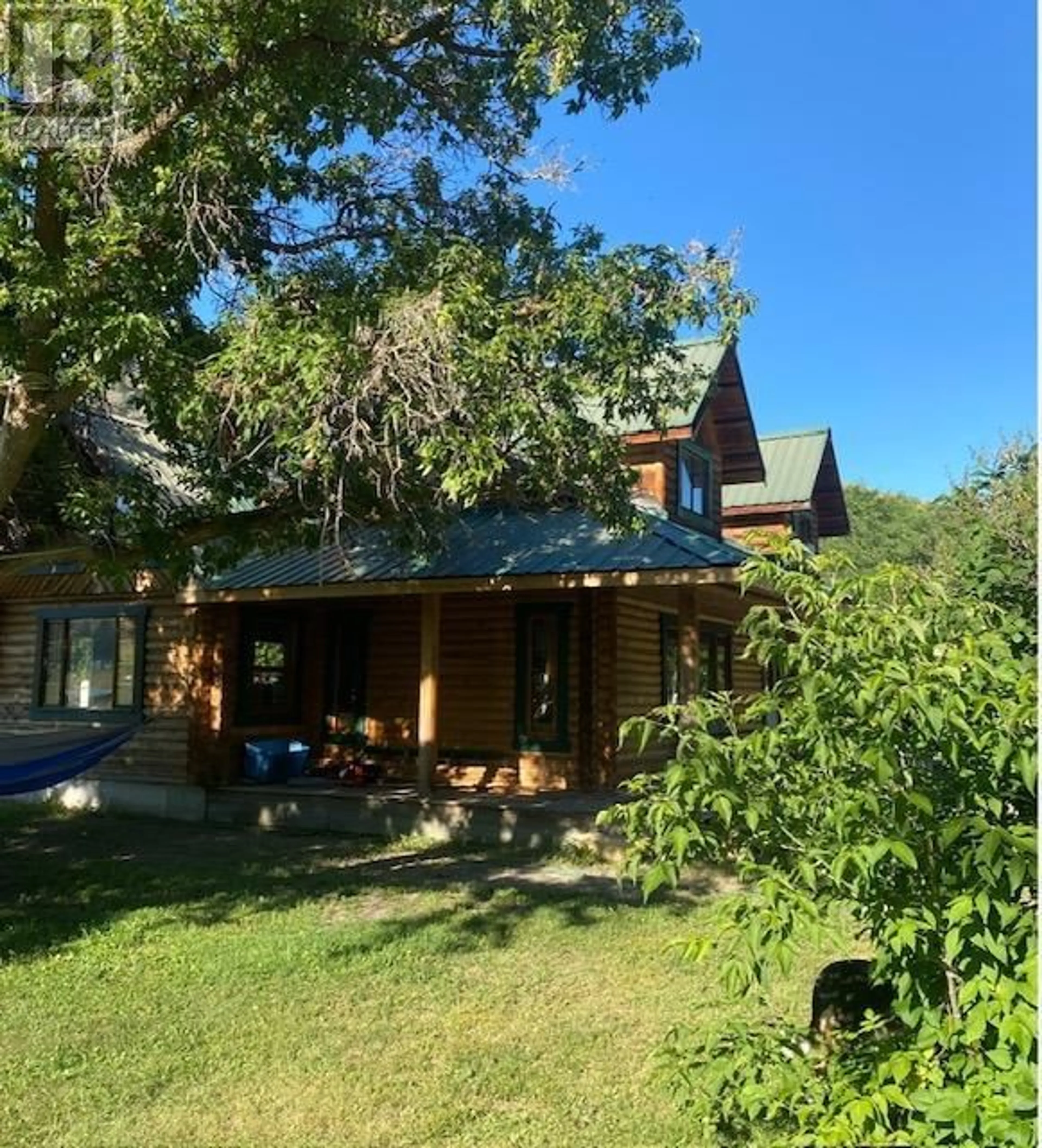 A pic from outside/outdoor area/front of a property/back of a property/a pic from drone, unknown for 937 THIRTEENTH AVENUE, Midway British Columbia V0H1M0