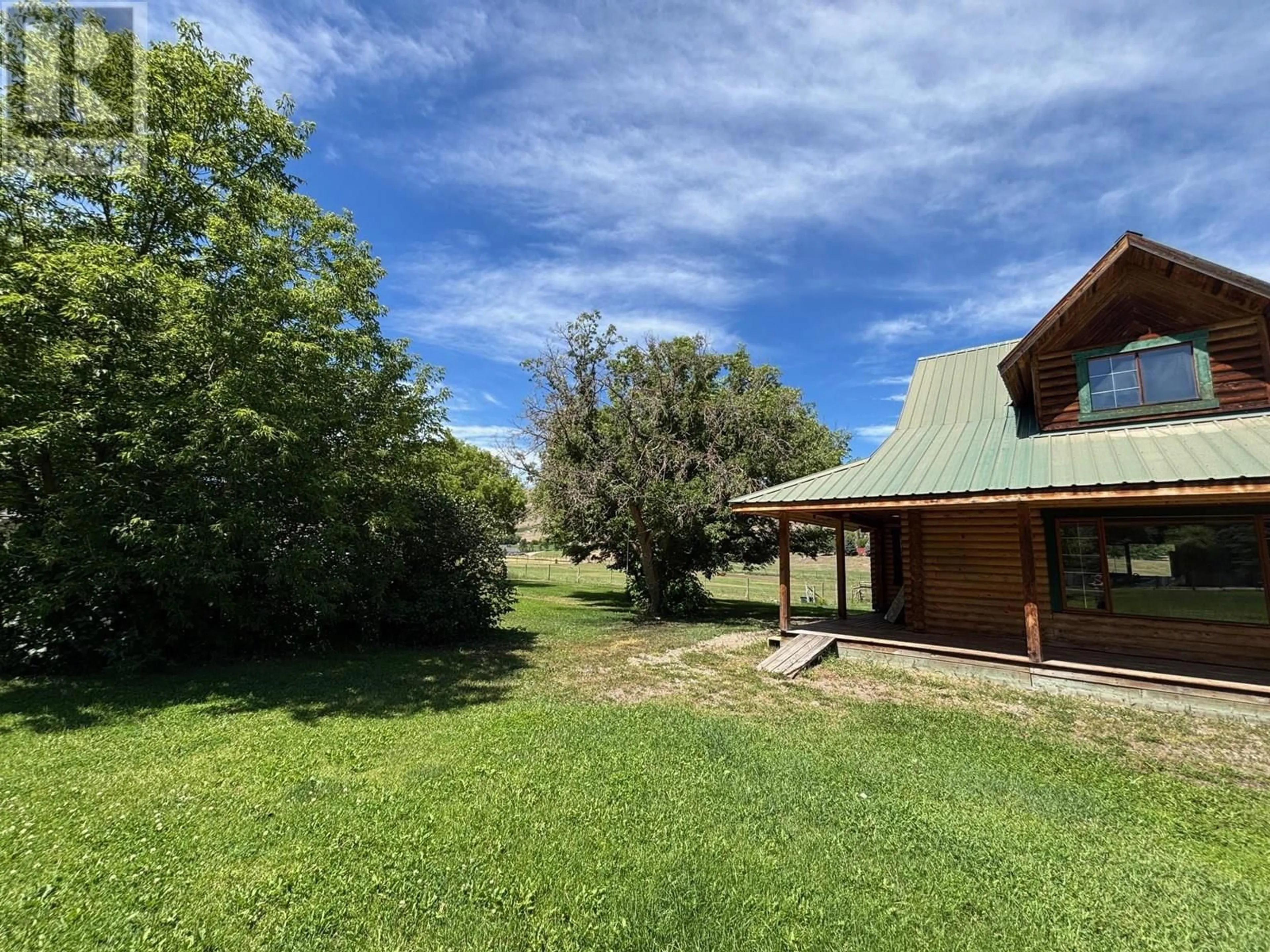 A pic from outside/outdoor area/front of a property/back of a property/a pic from drone, mountain view for 937 THIRTEENTH AVENUE, Midway British Columbia V0H1M0
