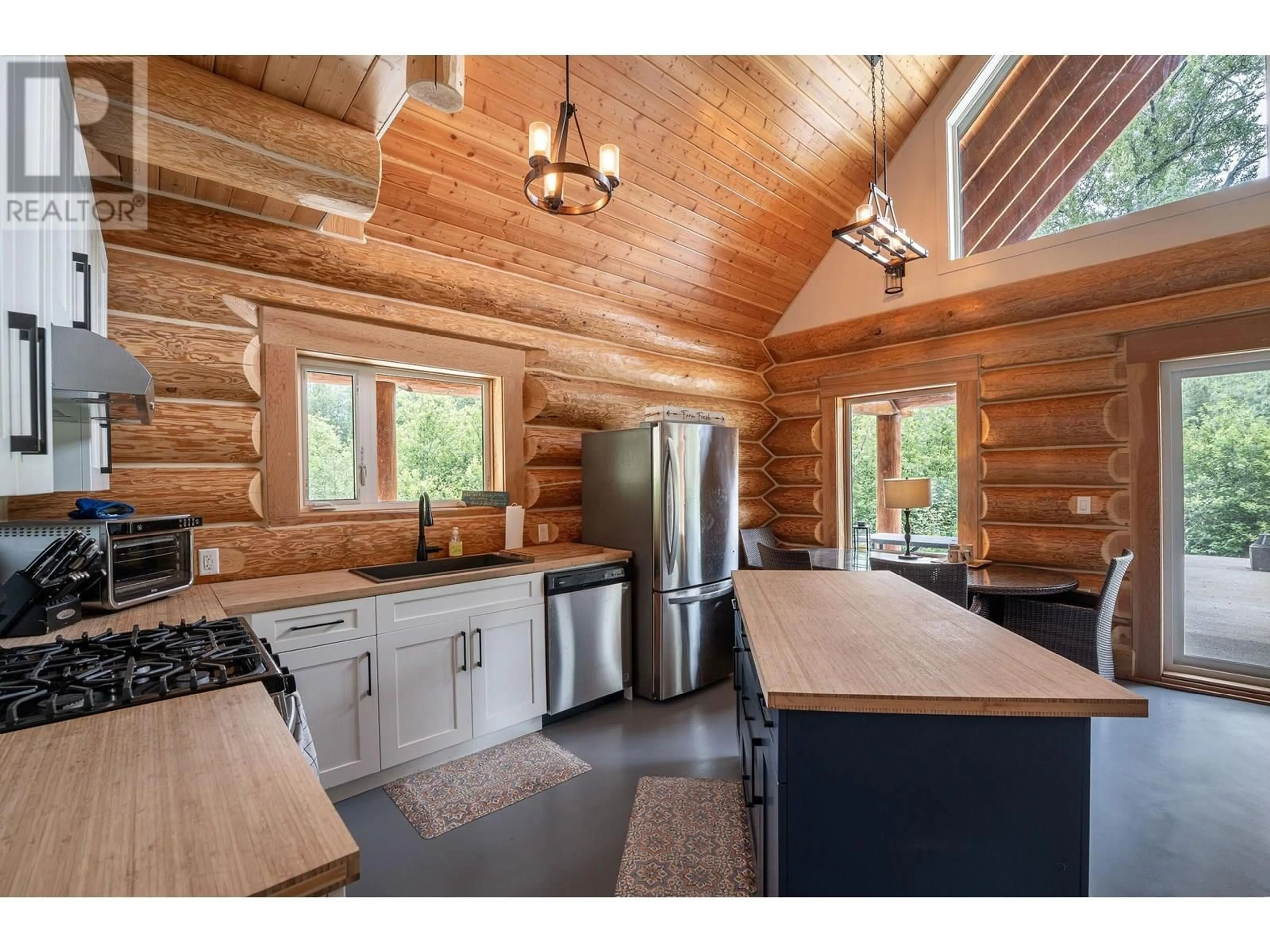 Rustic kitchen, wood/laminate floor for 5860 TRANS CANADA HWY 1 OTHER, Malakwa British Columbia V0E2J0