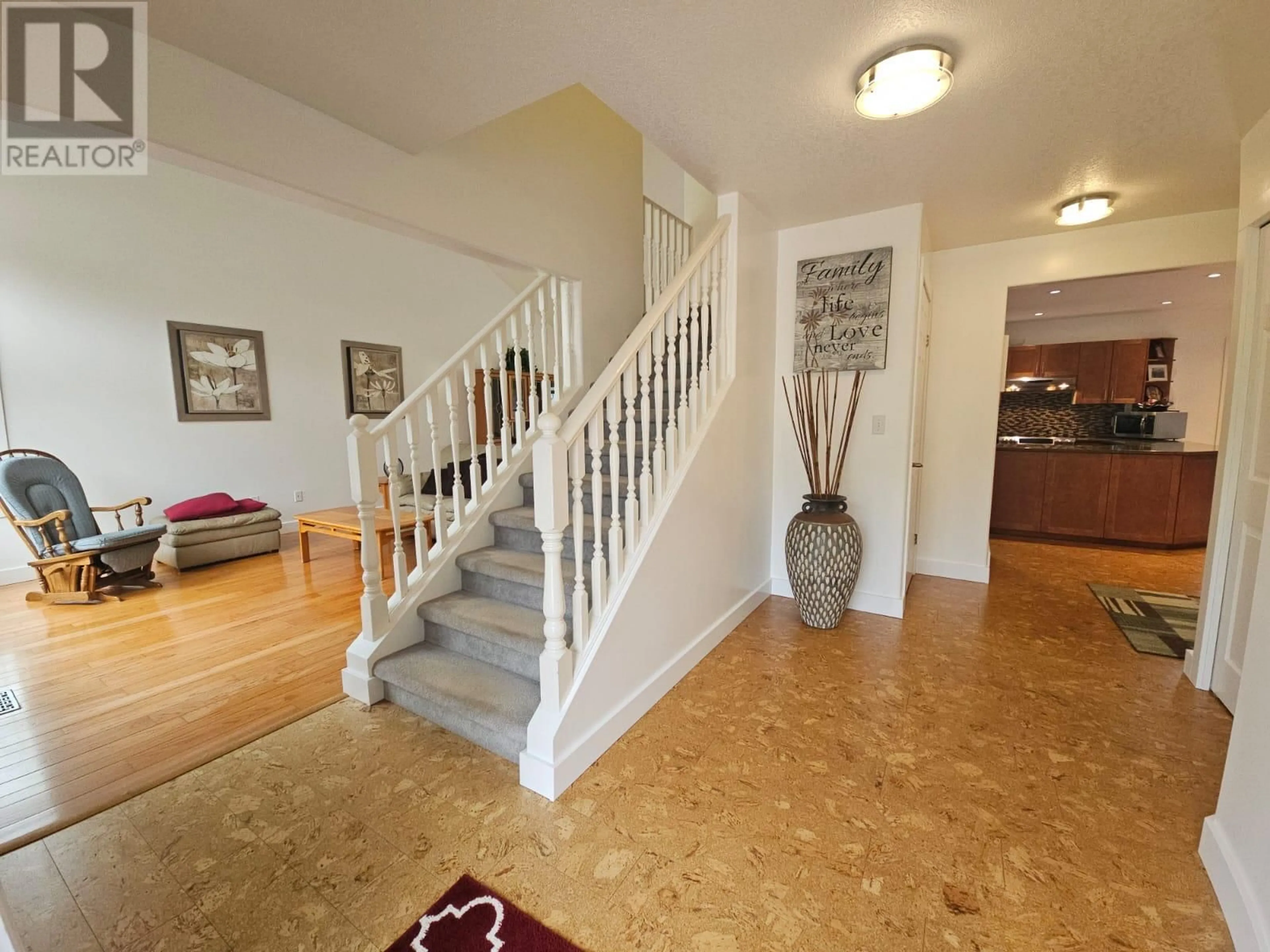 Indoor foyer for 5309 HILLSIDE AVENUE NORTHWEST, Chetwynd British Columbia V0C1J0