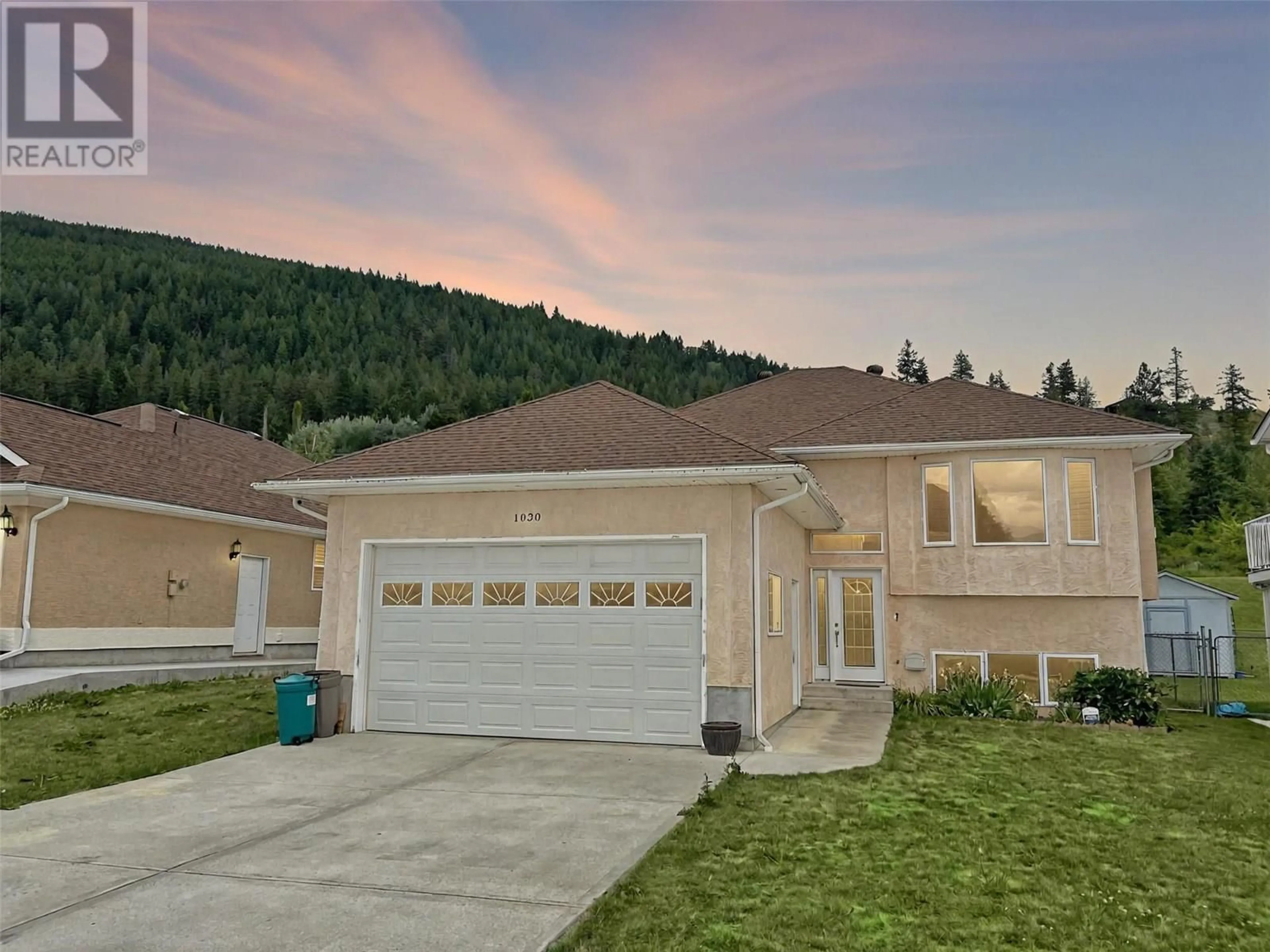 Home with vinyl exterior material, mountain view for 1030 11TH AVENUE NORTH, Creston British Columbia V0B1G6