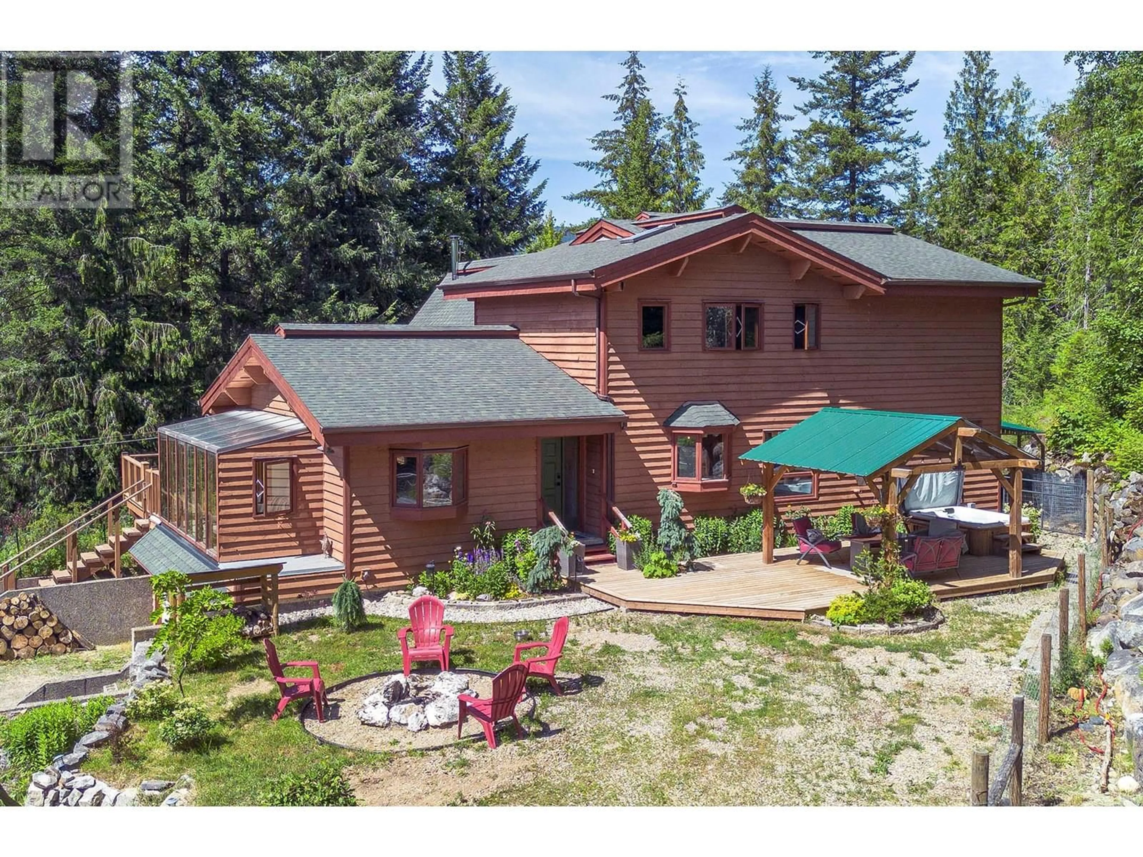 A pic from outside/outdoor area/front of a property/back of a property/a pic from drone, mountain view for 262 SMALL ROAD, Clearwater British Columbia V0E1N2