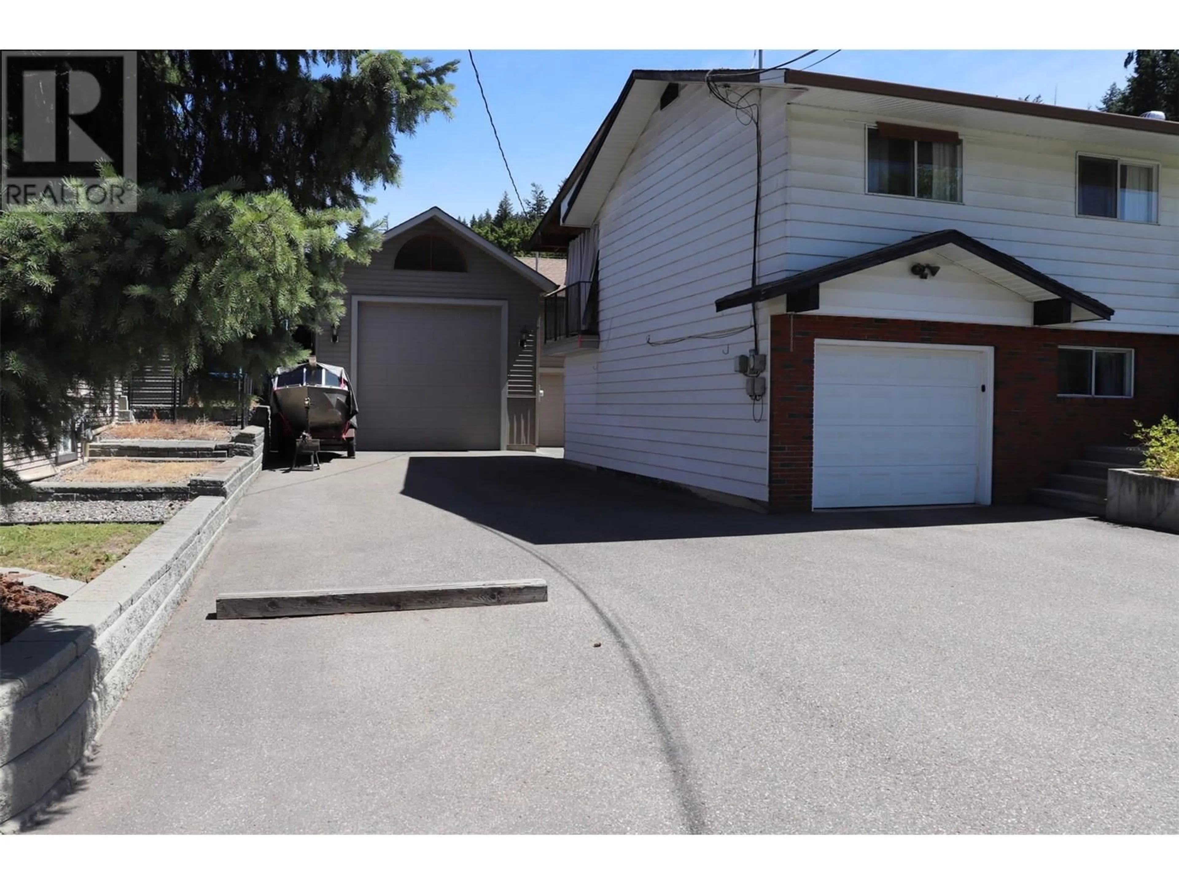 Unknown for 650 2ND STREET SOUTHEAST, Salmon Arm British Columbia V1E4H2
