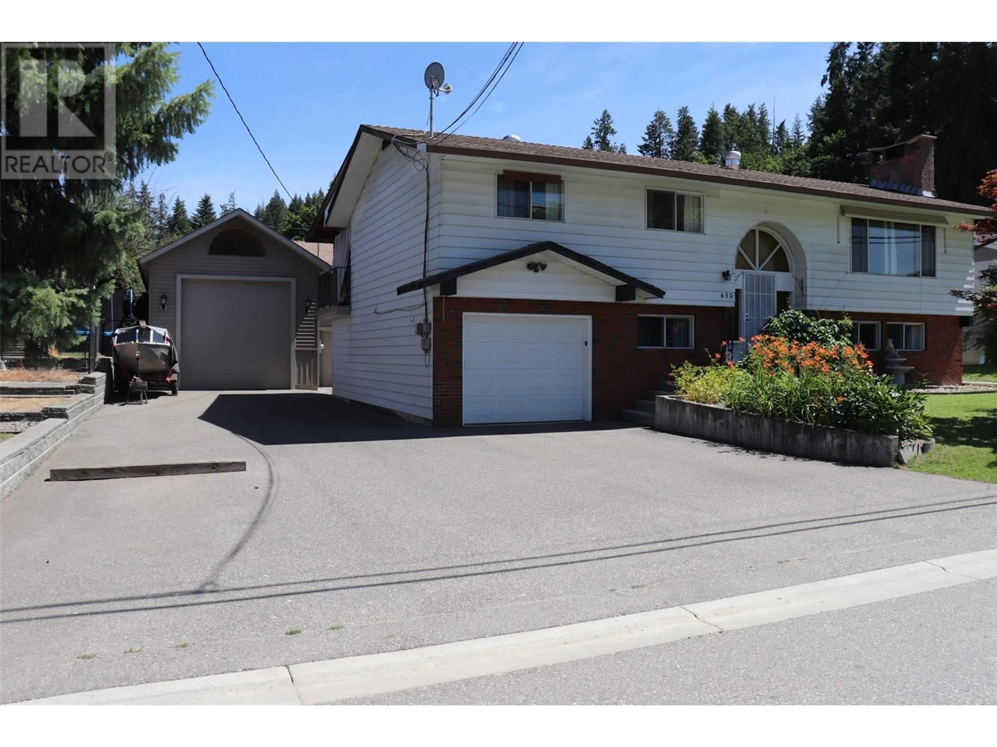 Unknown for 650 2ND STREET SOUTHEAST, Salmon Arm British Columbia V1E4H2