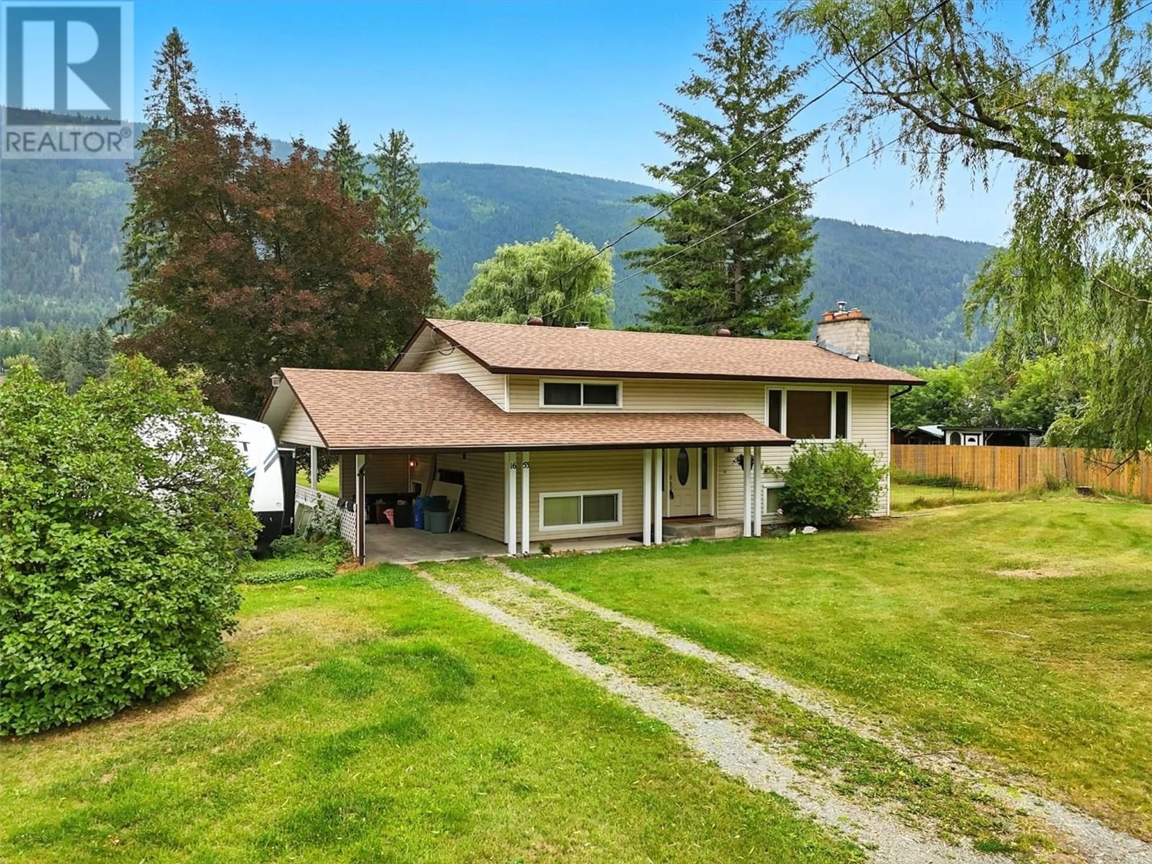 A pic from outside/outdoor area/front of a property/back of a property/a pic from drone, mountain view for 1653 BIRCH ISLAND LOST CREEK ROAD, Clearwater British Columbia V0E1N0