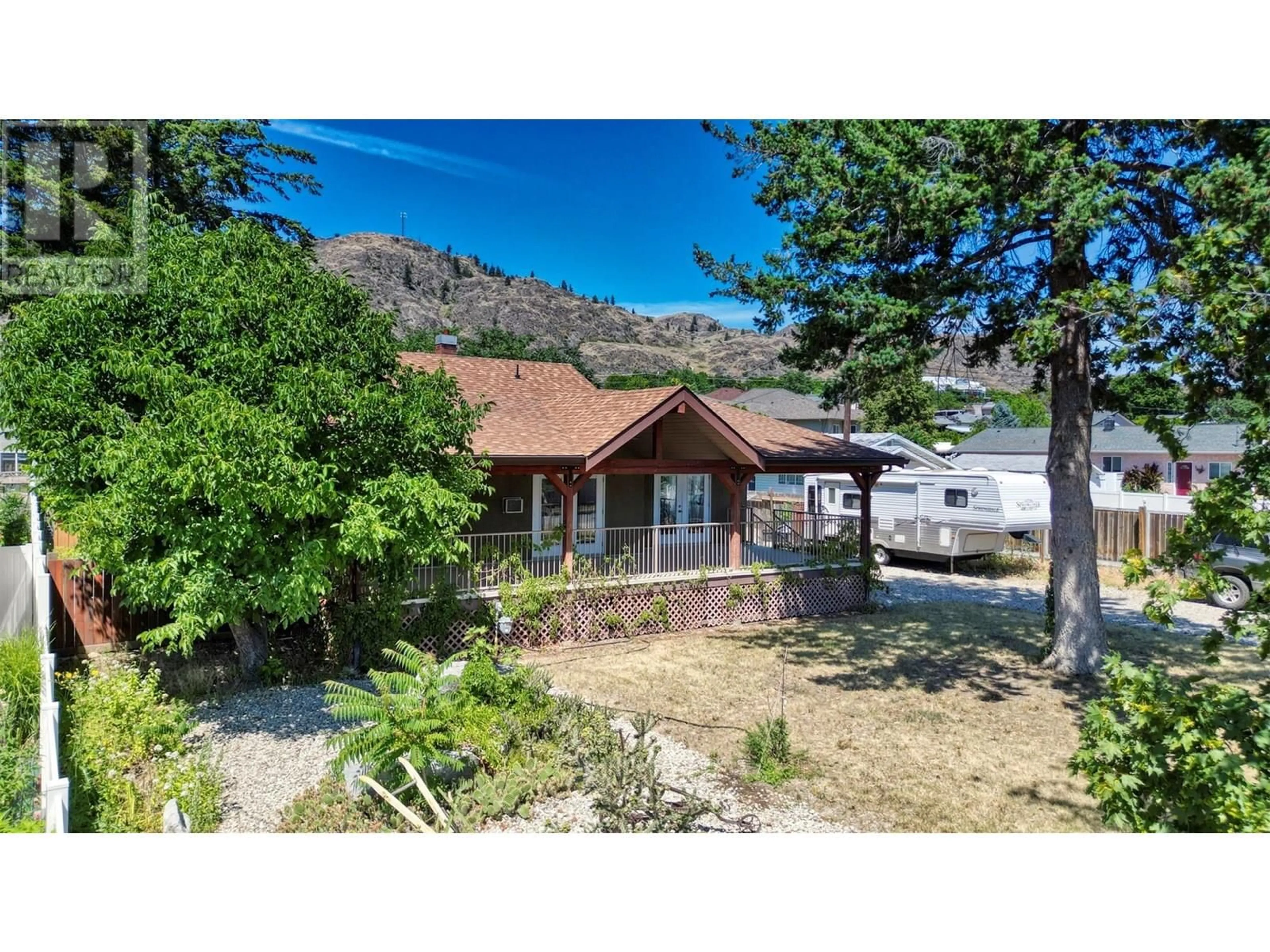 A pic from outside/outdoor area/front of a property/back of a property/a pic from drone, mountain view for 5870 OKANAGAN STREET, Oliver British Columbia V0H1T0