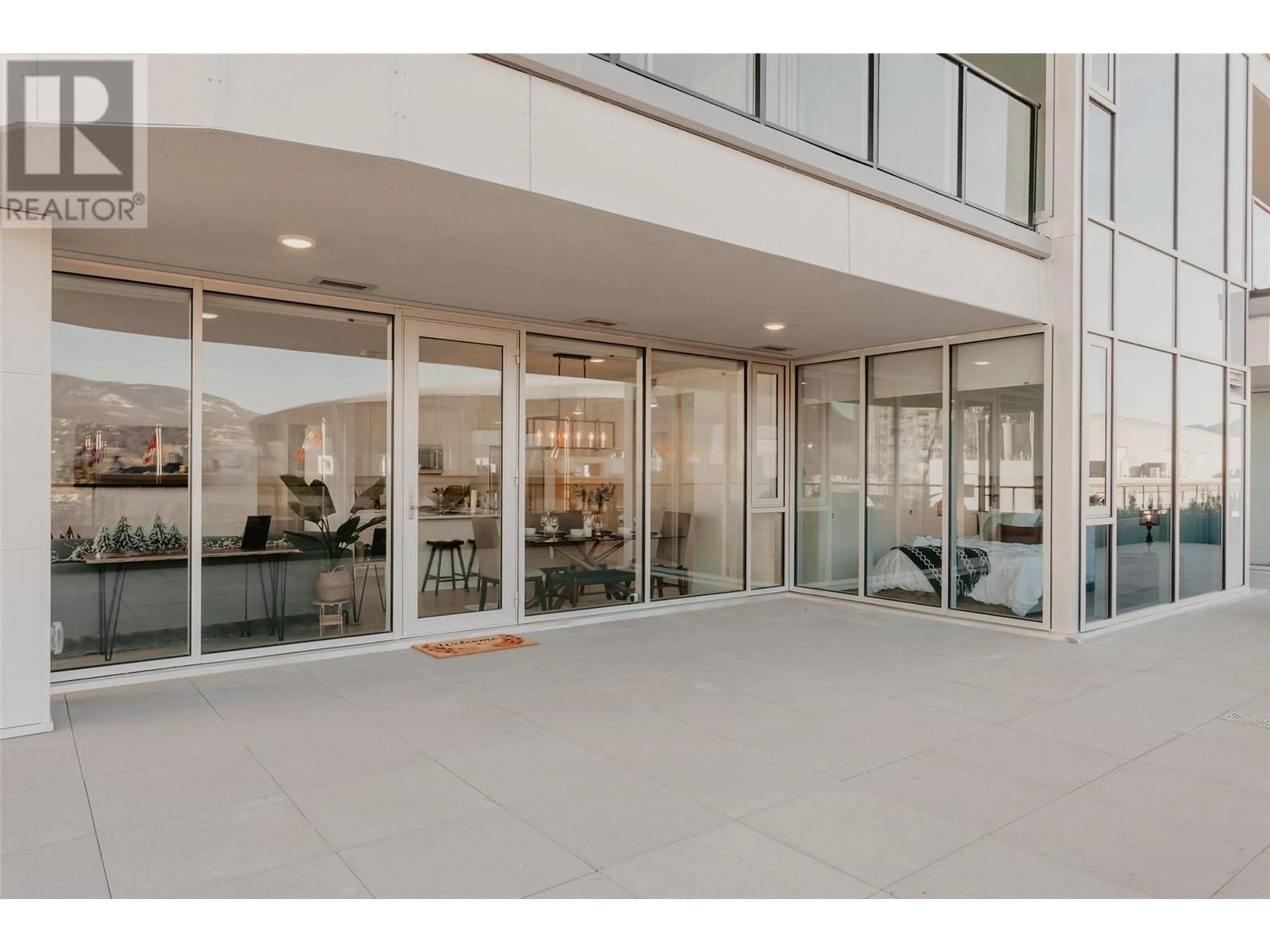 Indoor foyer for 403 - 1232 ELLIS STREET, Kelowna British Columbia V1Y1Z4