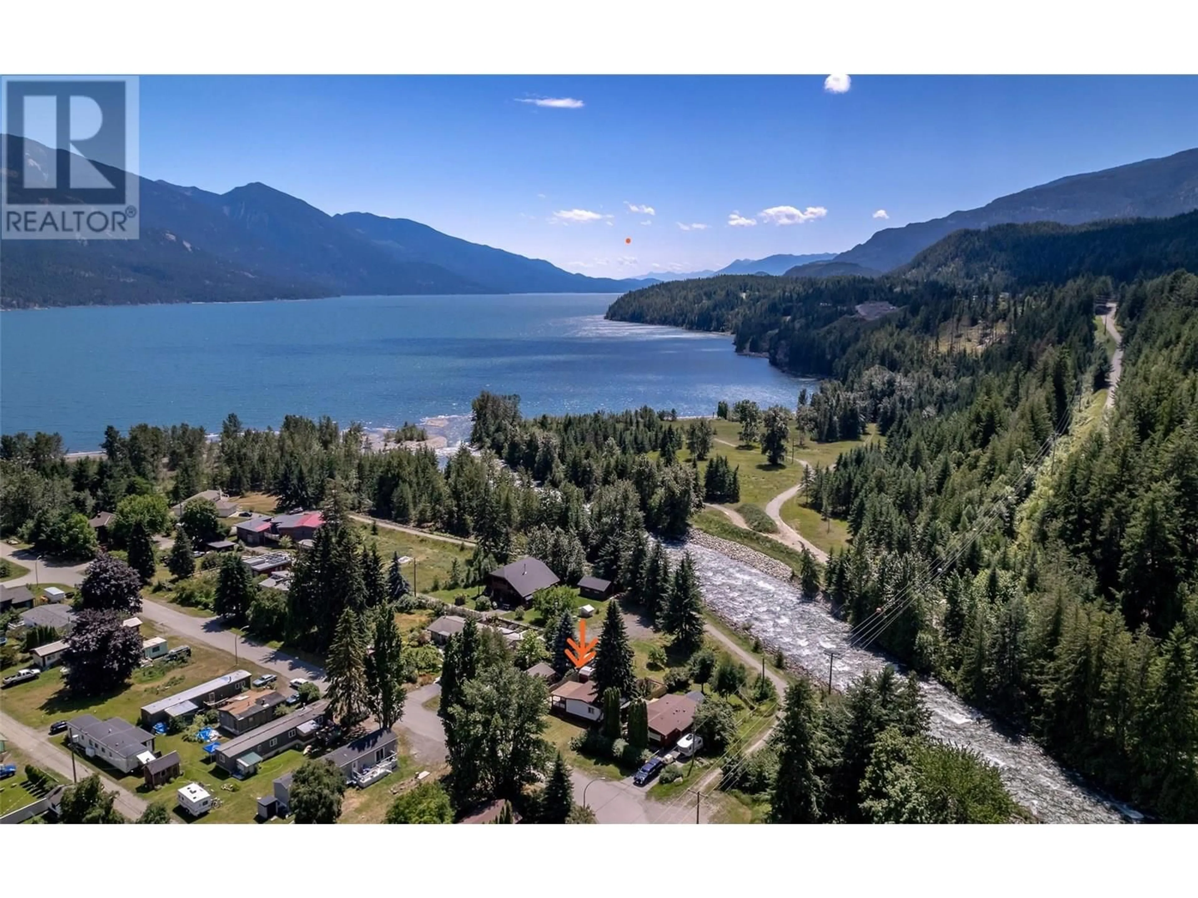 A pic from outside/outdoor area/front of a property/back of a property/a pic from drone, water/lake/river/ocean view for 243 E AVENUE, Kaslo British Columbia V0G1M0