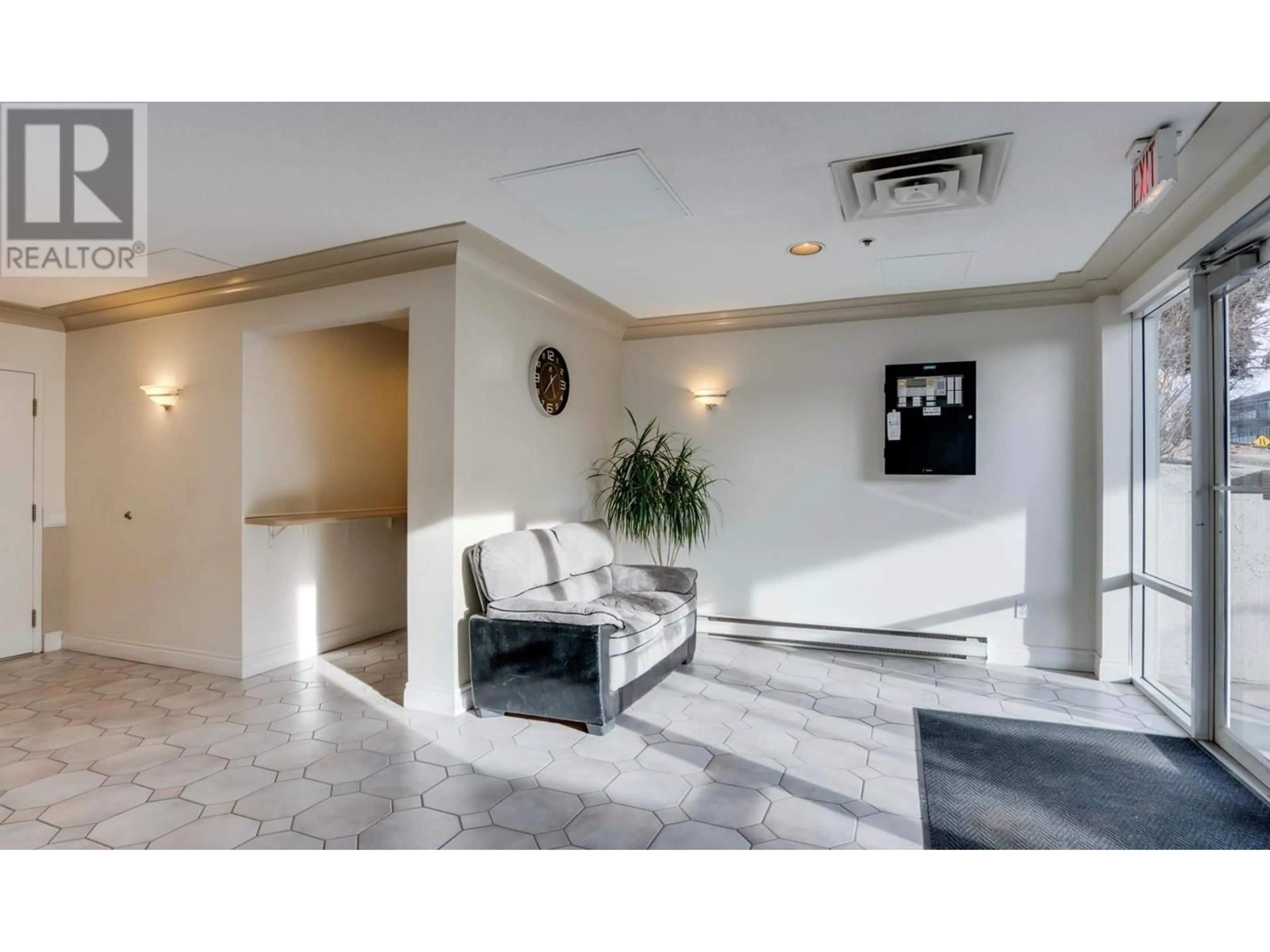 Lobby for 204 - 3705 30 AVENUE, Vernon British Columbia V1T2E7