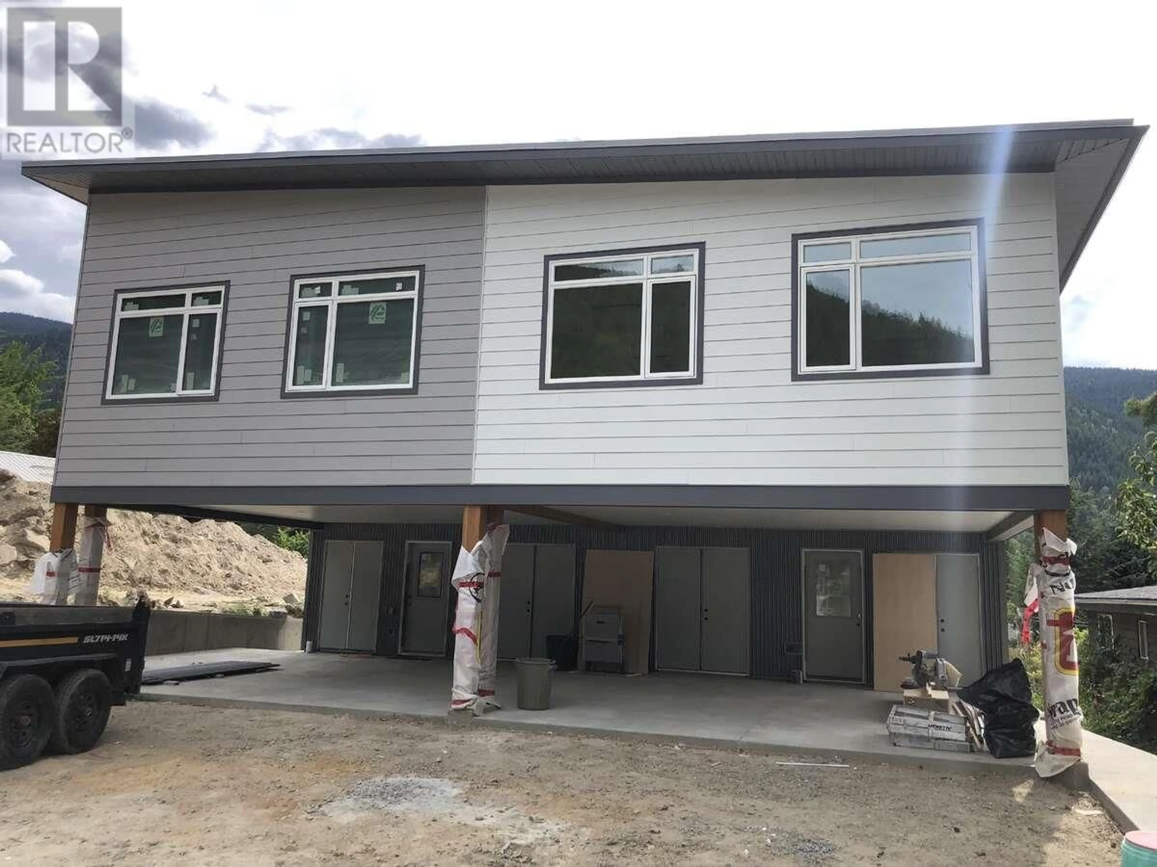 Home with vinyl exterior material, building for A - 2222 FALLS STREET, Nelson British Columbia V1L1K4