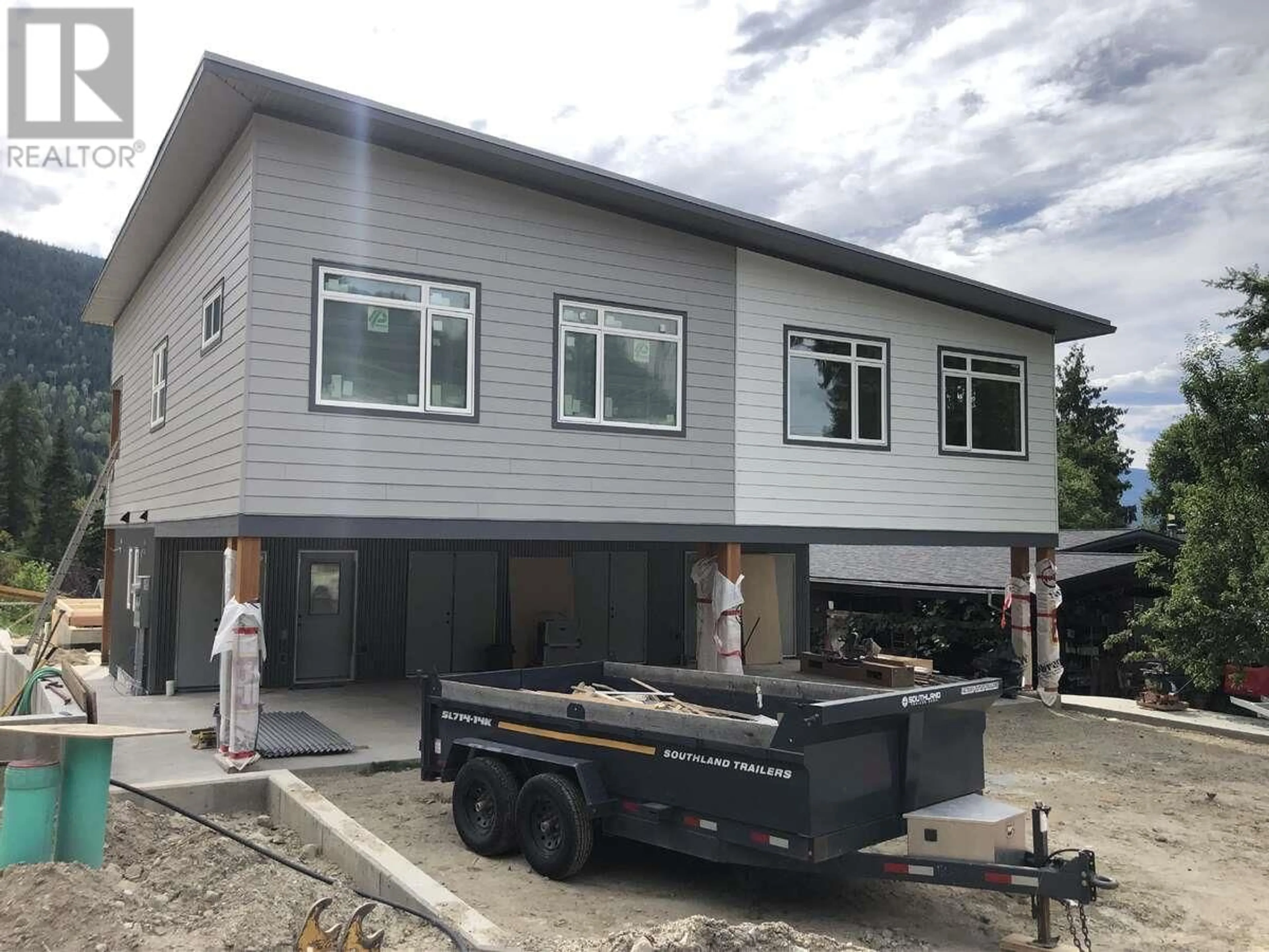 Home with vinyl exterior material, building for A - 2222 FALLS STREET, Nelson British Columbia V1L1K4