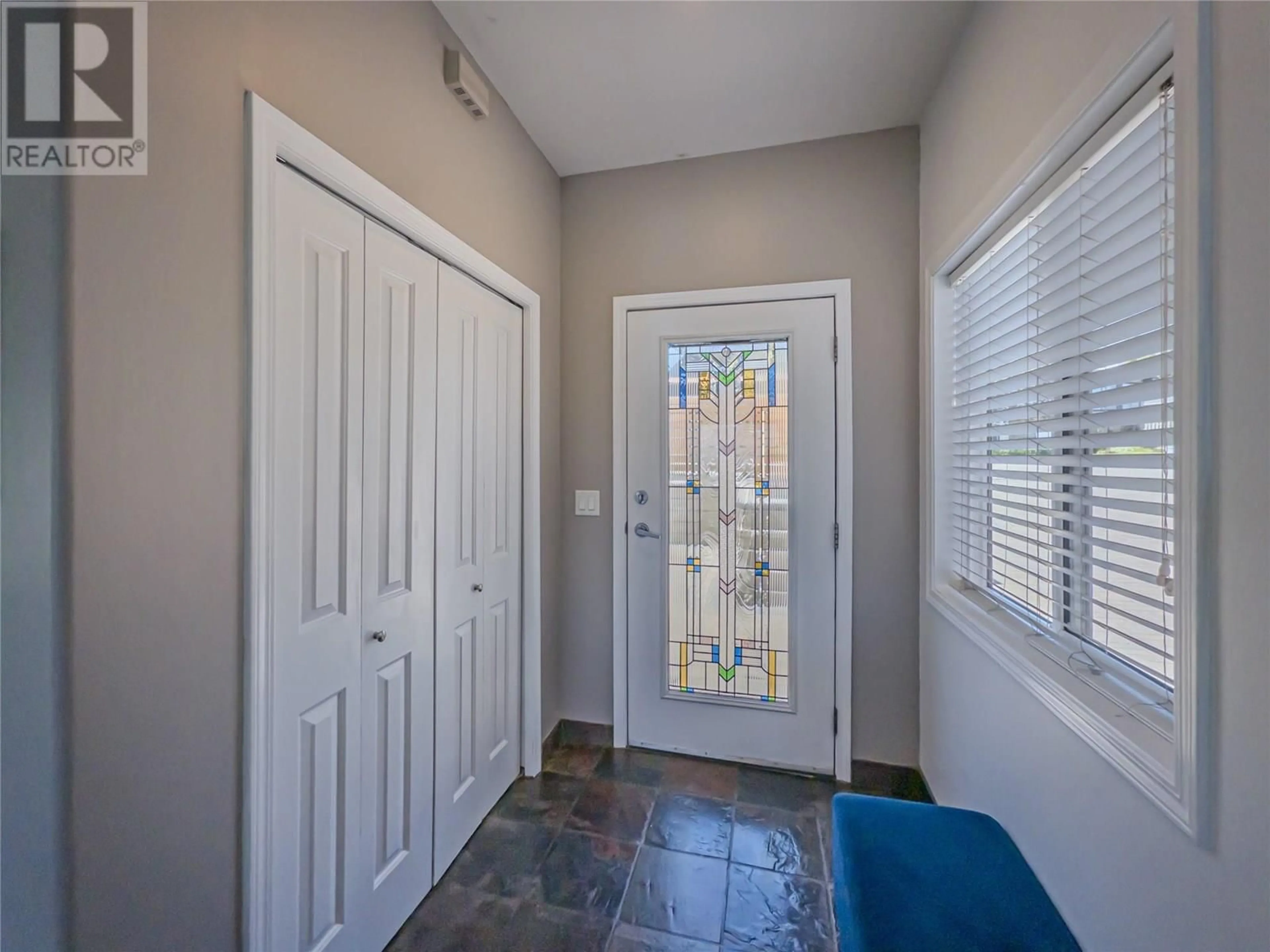 Indoor entryway for 216 MONMOUTH DRIVE, Kamloops British Columbia V2E1M1