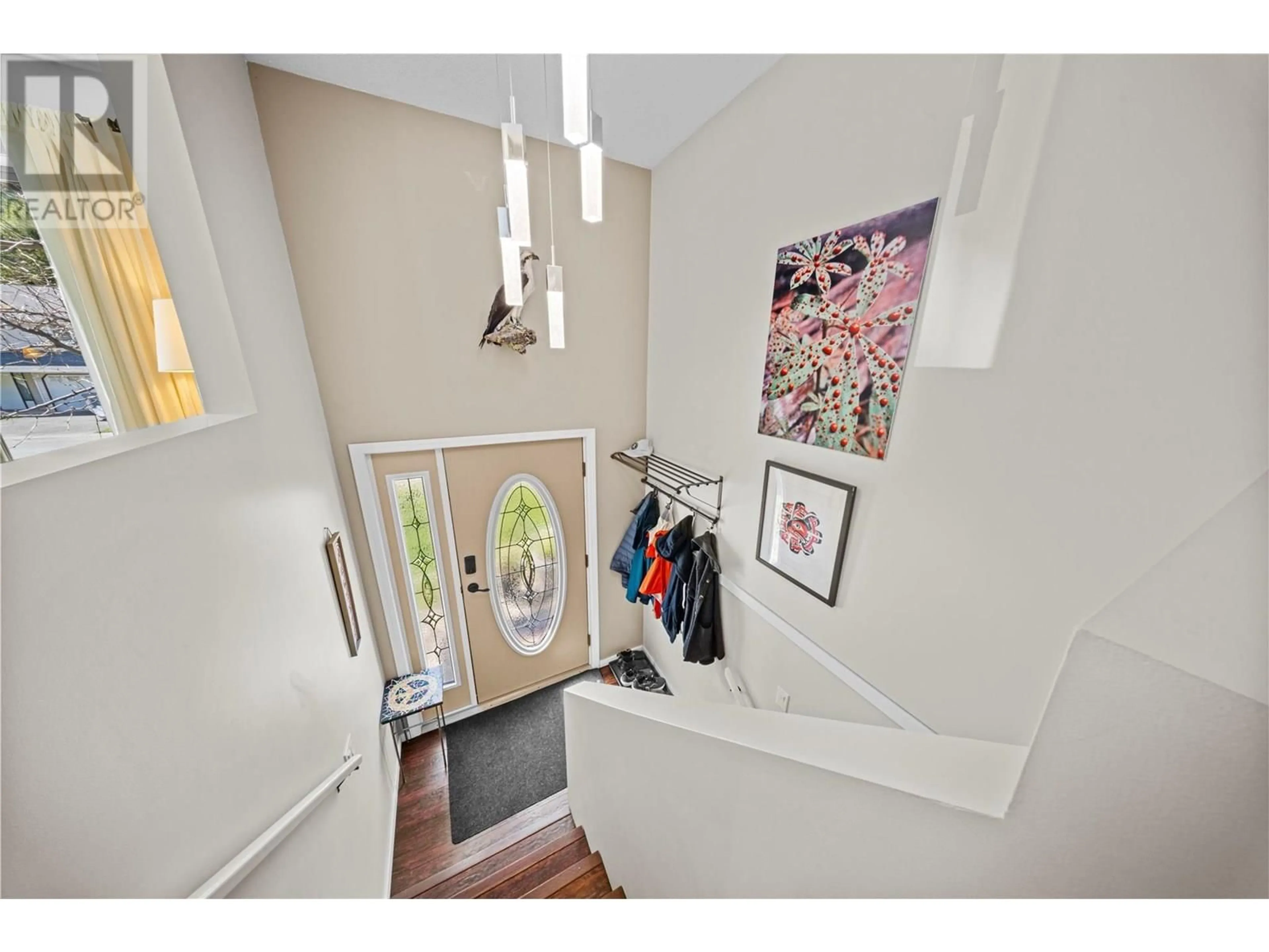 Indoor entryway for 2666 QU'APPELLE BOULEVARD, Kamloops British Columbia V2E2H7