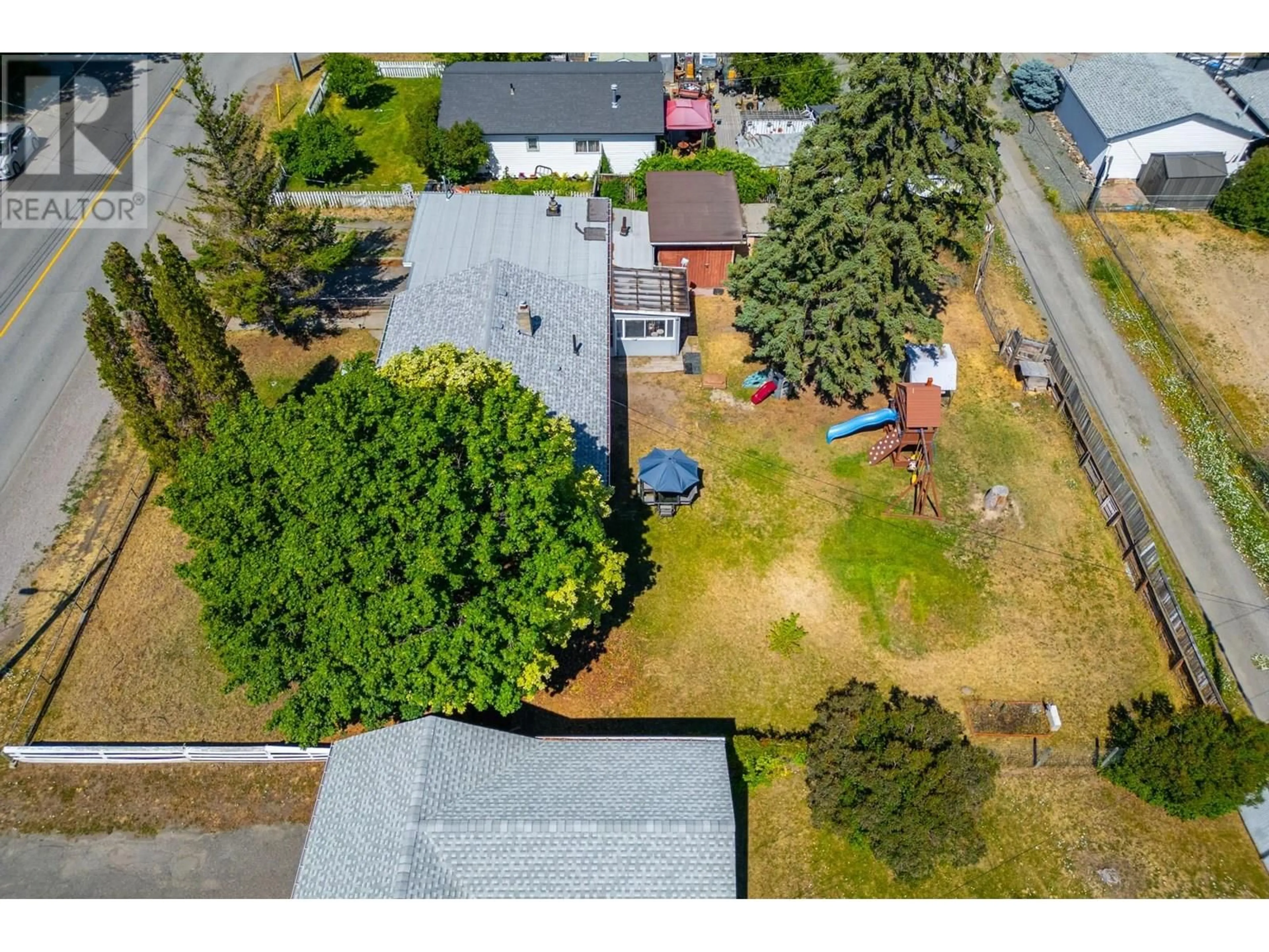 A pic from outside/outdoor area/front of a property/back of a property/a pic from drone, street for 2513 COLDWATER AVENUE, Merritt British Columbia V1K1B8