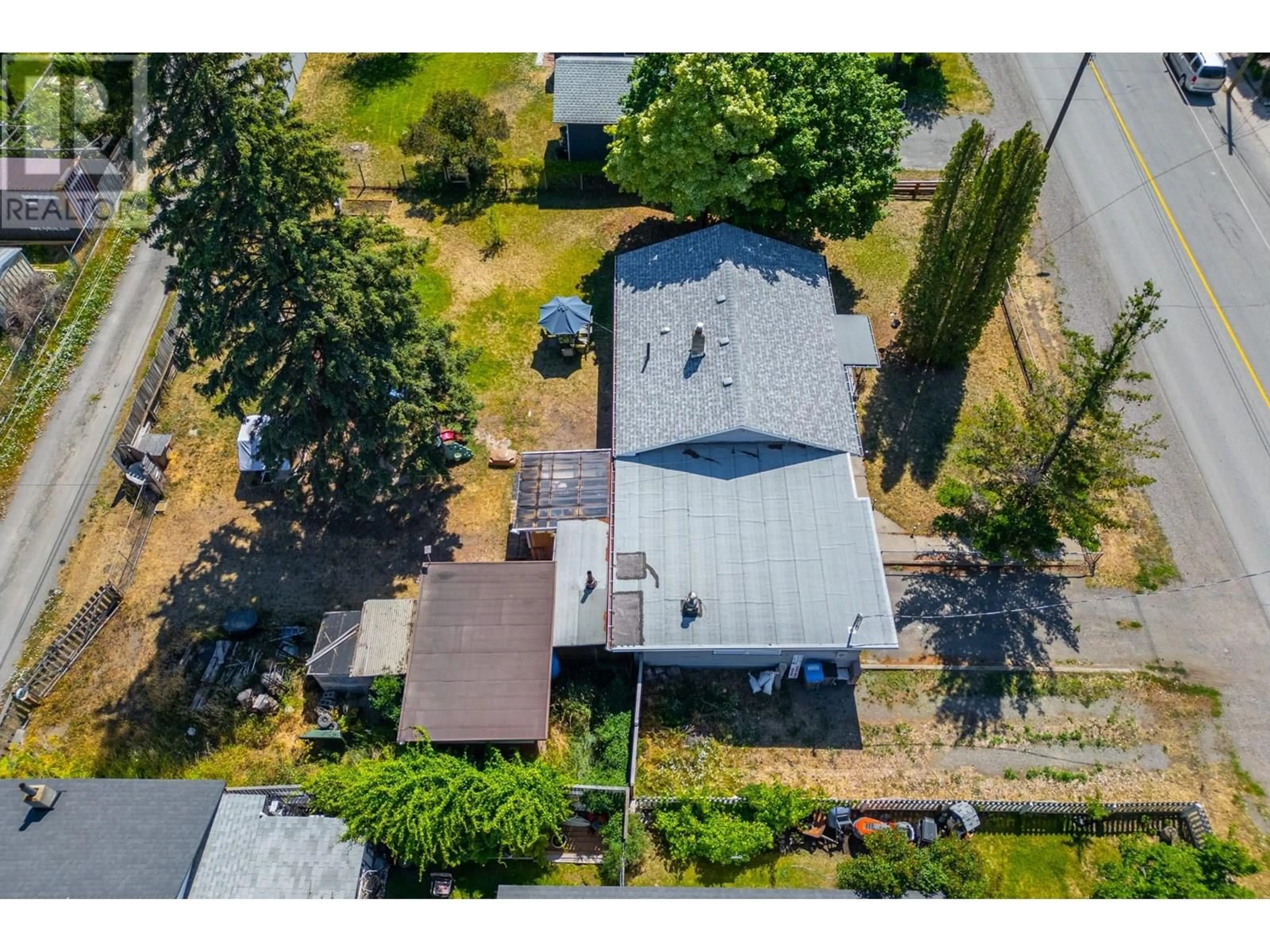 A pic from outside/outdoor area/front of a property/back of a property/a pic from drone, street for 2513 COLDWATER AVENUE, Merritt British Columbia V1K1B8