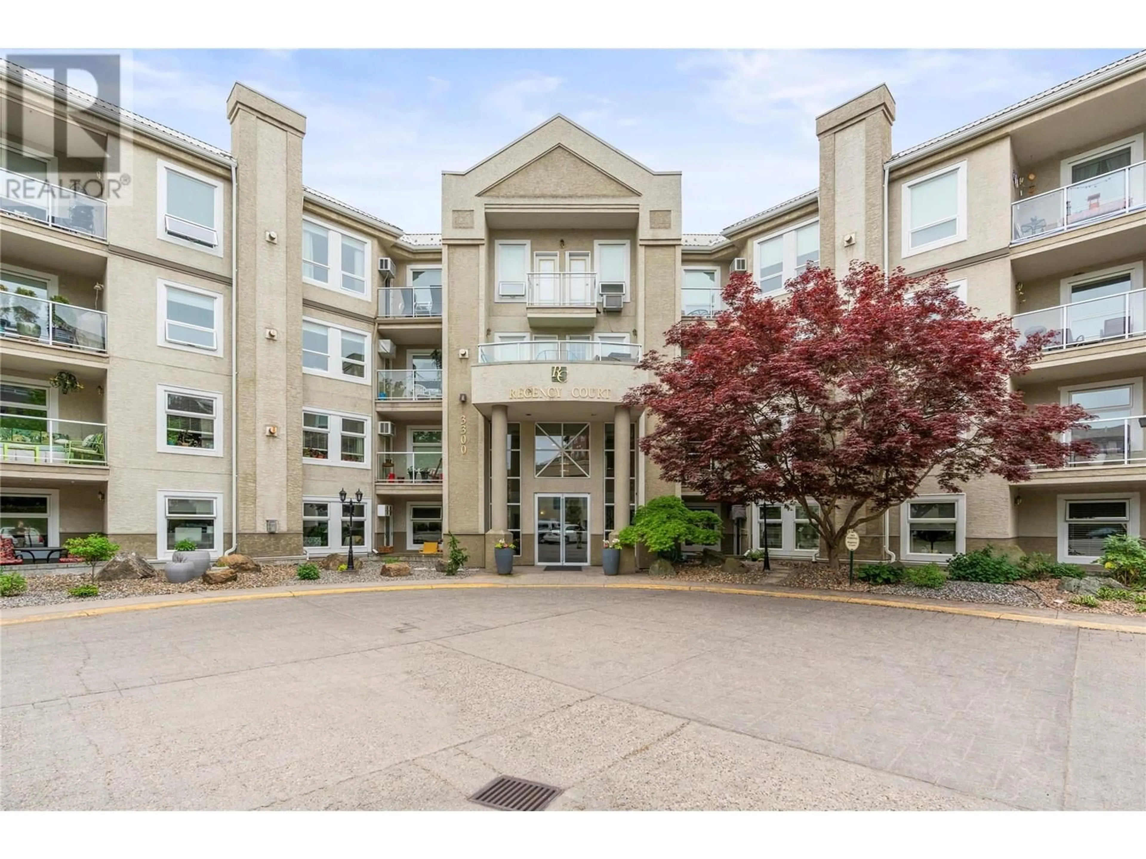 Indoor foyer for 104 - 3300 CENTENNIAL DRIVE, Vernon British Columbia V1T9M5