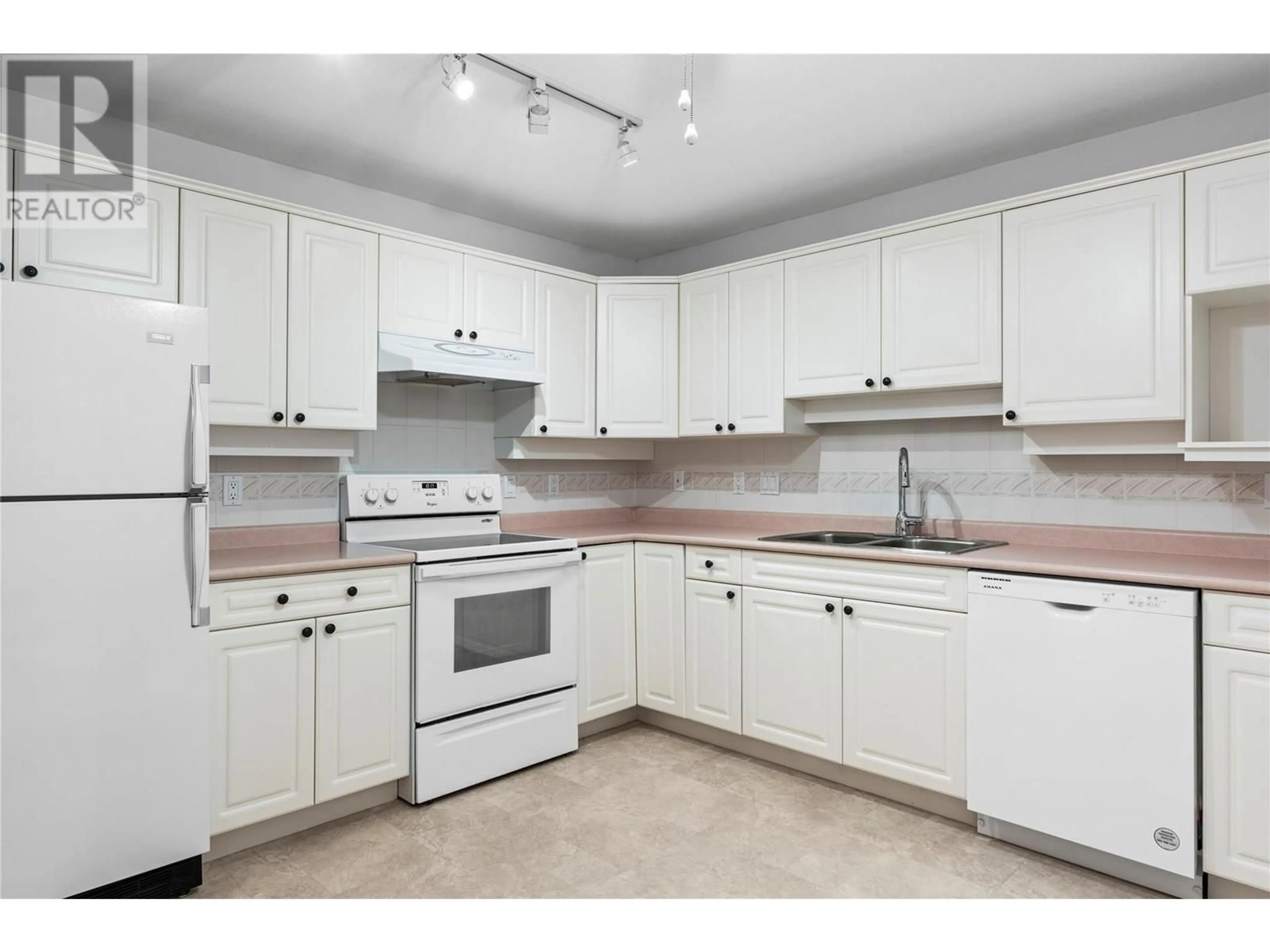 Standard kitchen, unknown for 104 - 3300 CENTENNIAL DRIVE, Vernon British Columbia V1T9M5