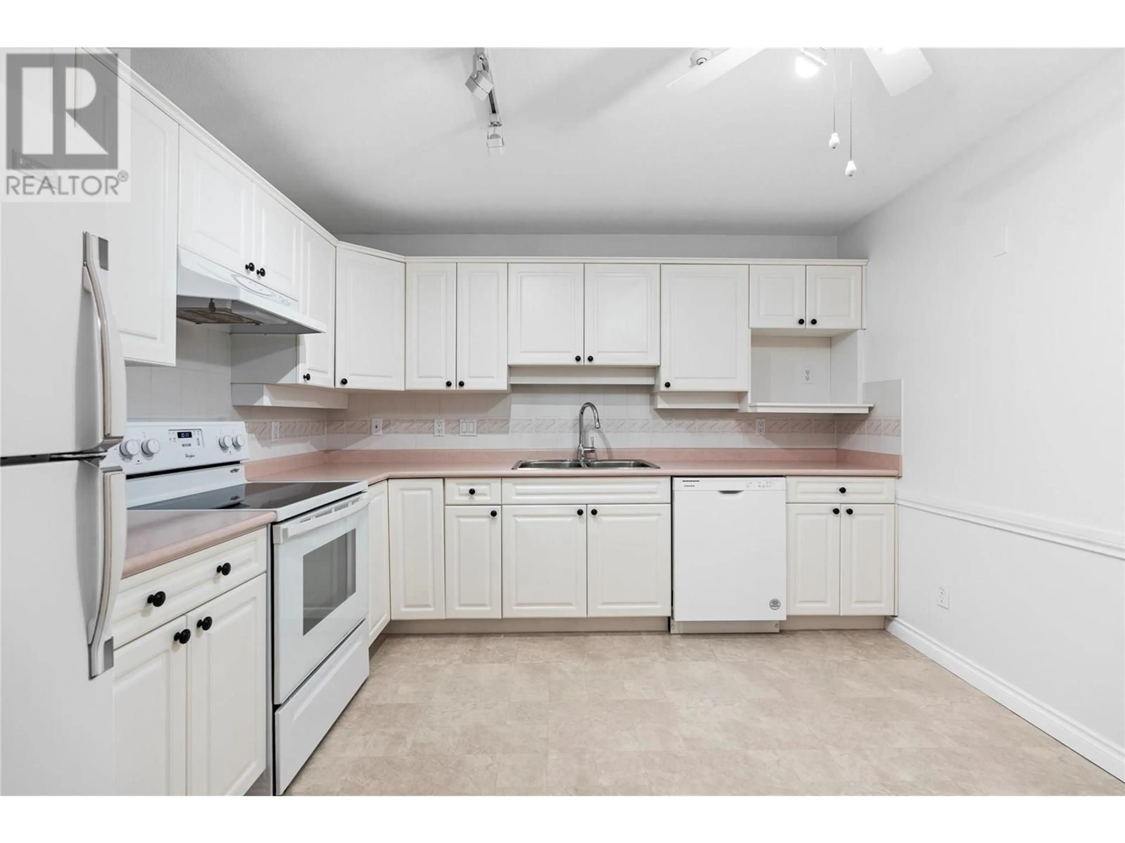 Standard kitchen, unknown for 104 - 3300 CENTENNIAL DRIVE, Vernon British Columbia V1T9M5