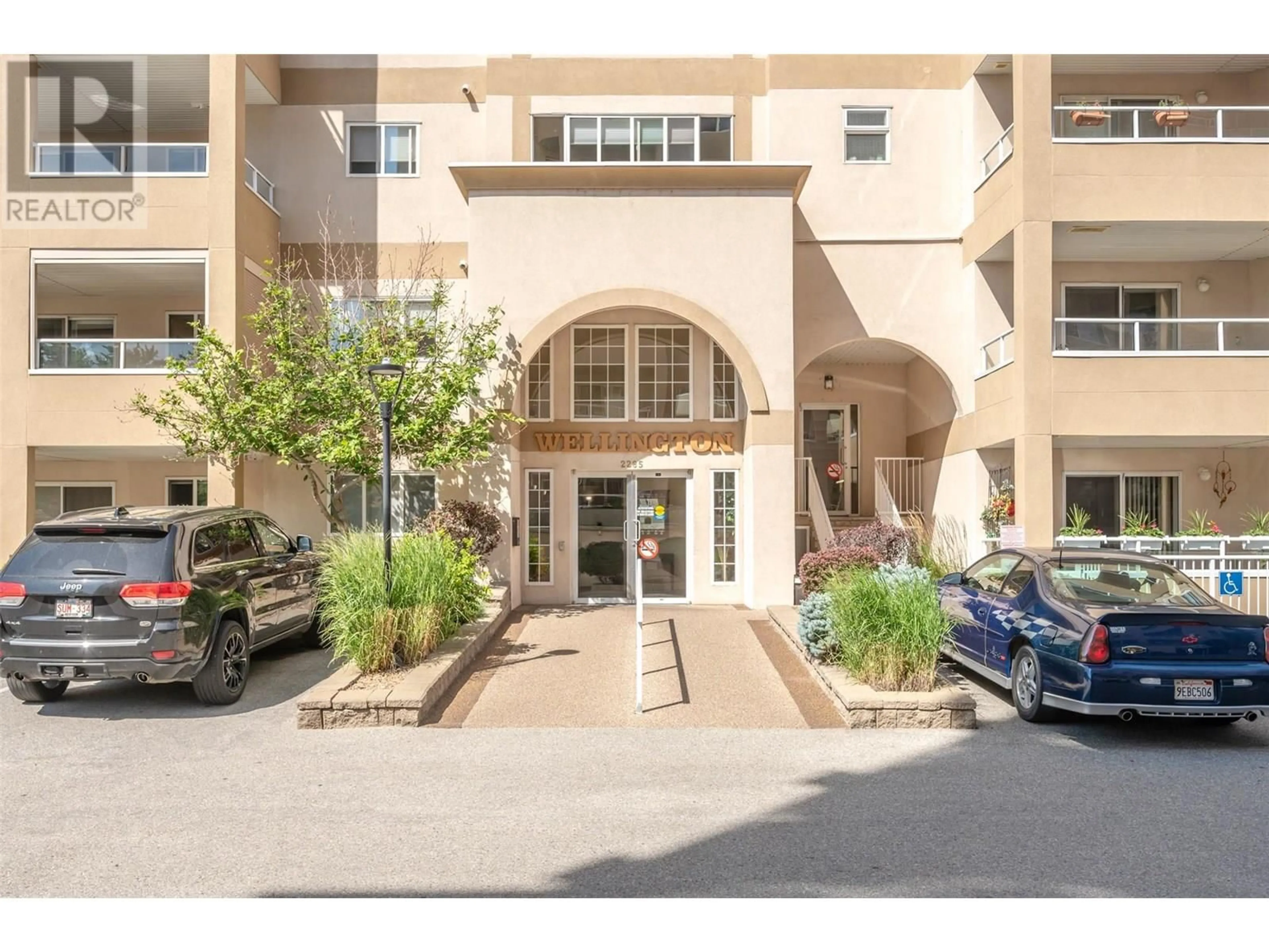 Indoor foyer for 107 - 2285 ATKINSON STREET, Penticton British Columbia V2A8R7