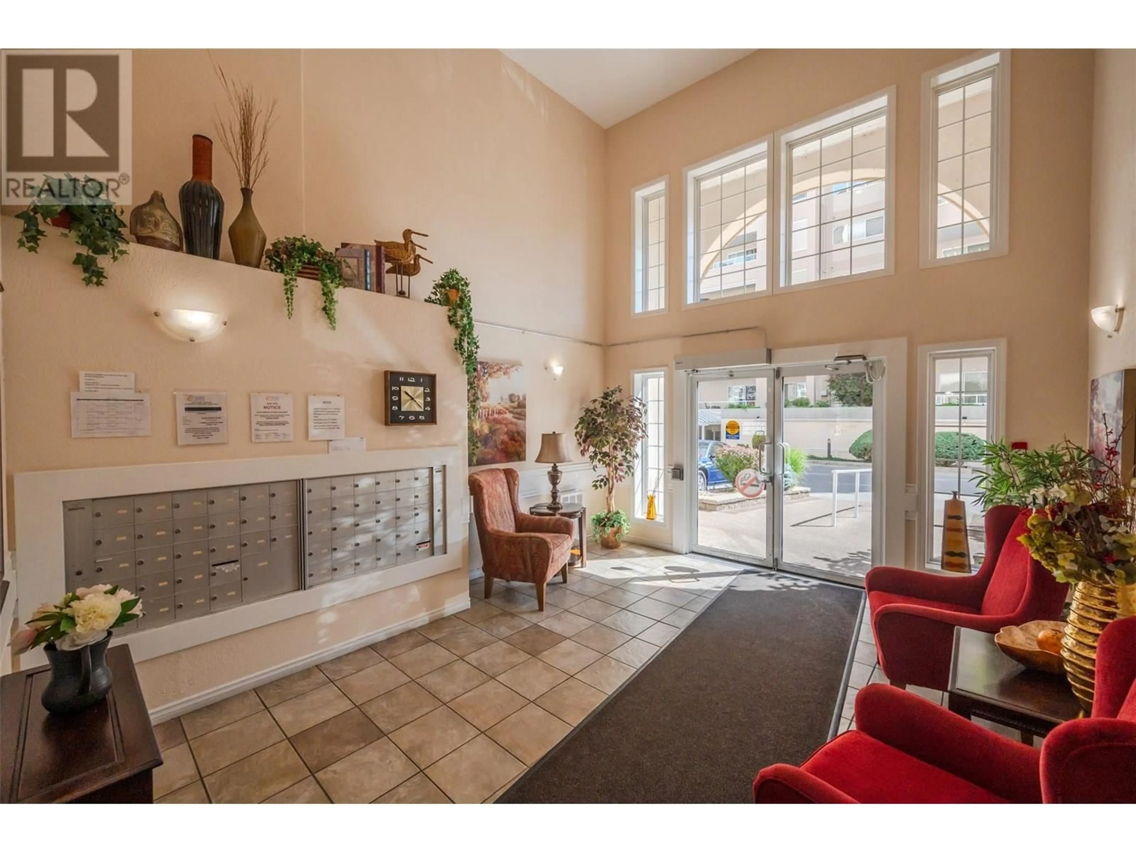Indoor foyer for 107 - 2285 ATKINSON STREET, Penticton British Columbia V2A8R7