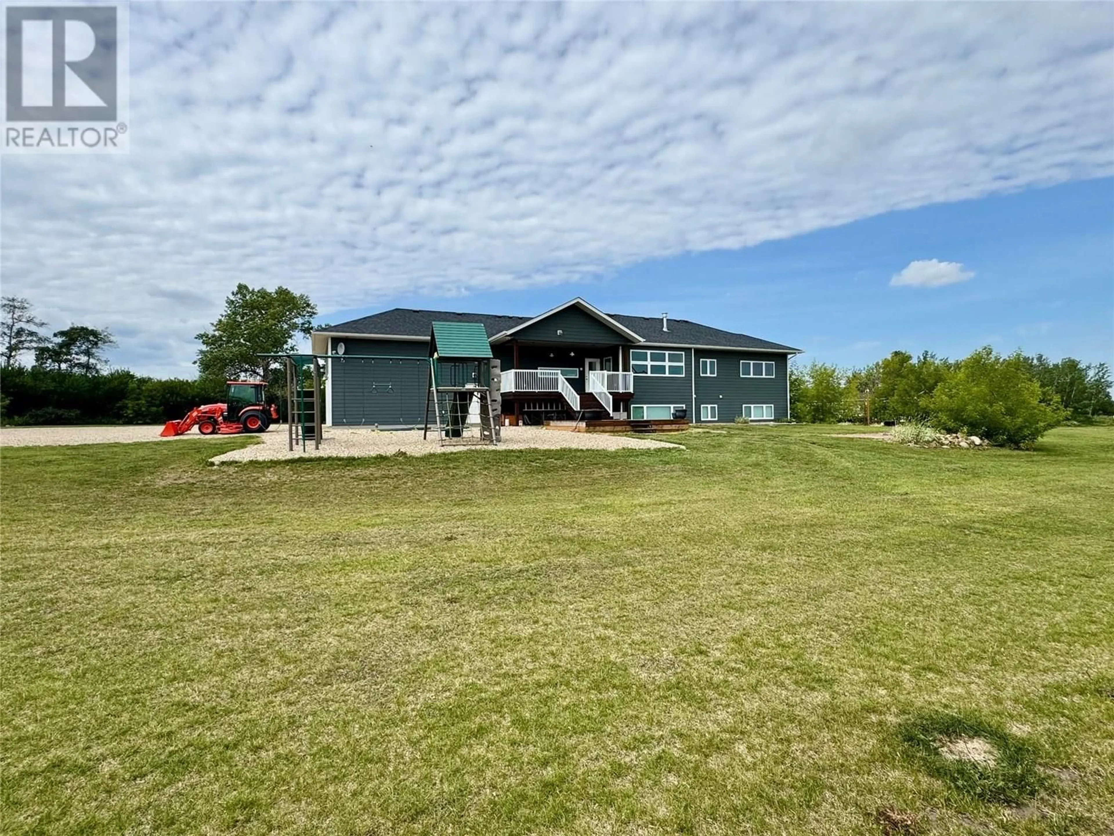 A pic from outside/outdoor area/front of a property/back of a property/a pic from drone, unknown for 6334 207 ROAD, Dawson Creek British Columbia V1G4E8
