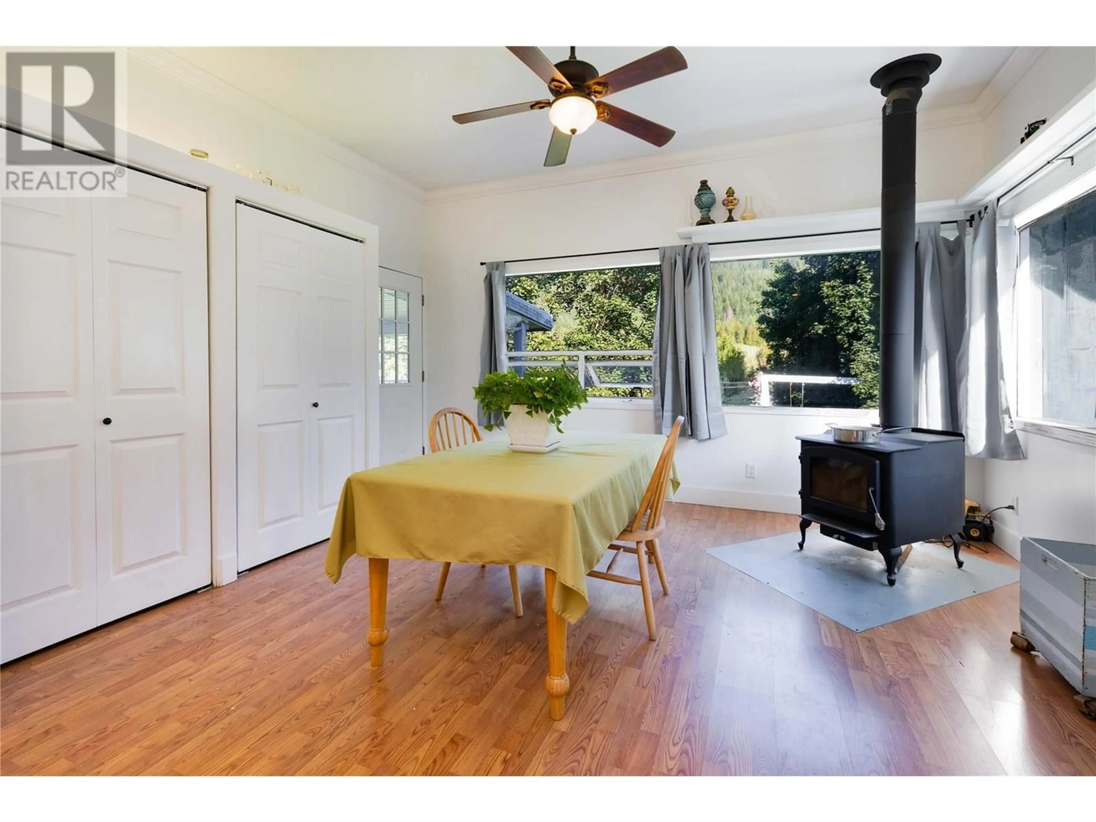 Dining room, wood/laminate floor for 4350 50 STREET NORTHEAST, Salmon Arm British Columbia V1E1Y5