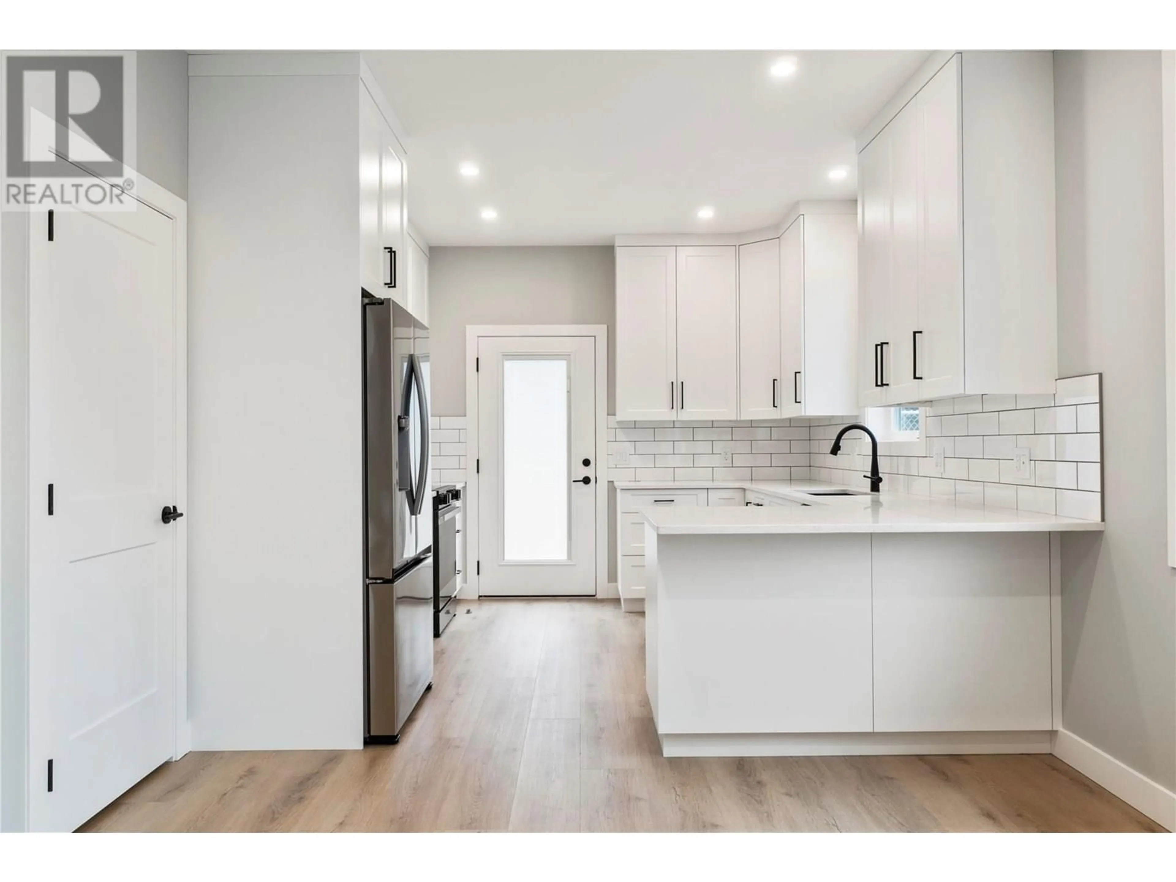 Open concept kitchen, unknown for 14 - 1330 10 STREET SOUTHWEST, Salmon Arm British Columbia V1E1T2