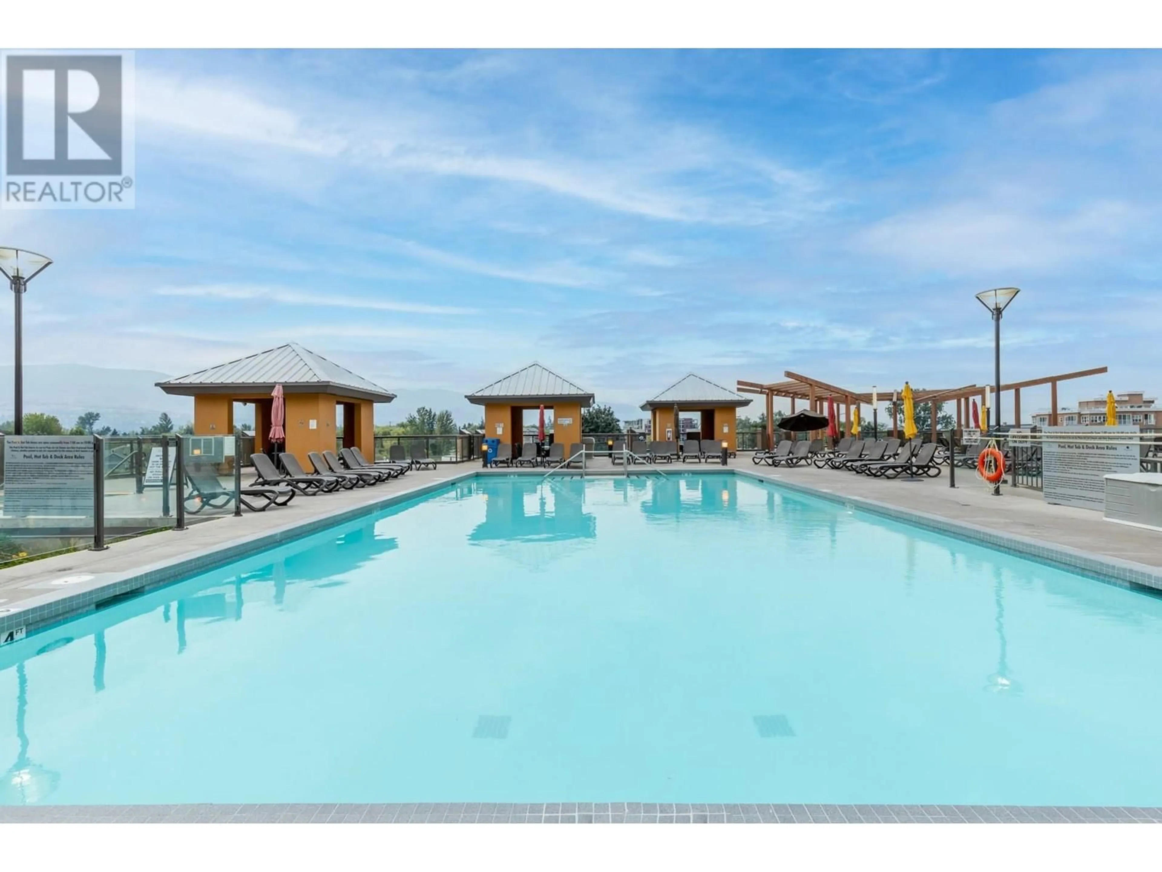 Pool for 321 - 654 COOK ROAD, Kelowna British Columbia V1W3G7