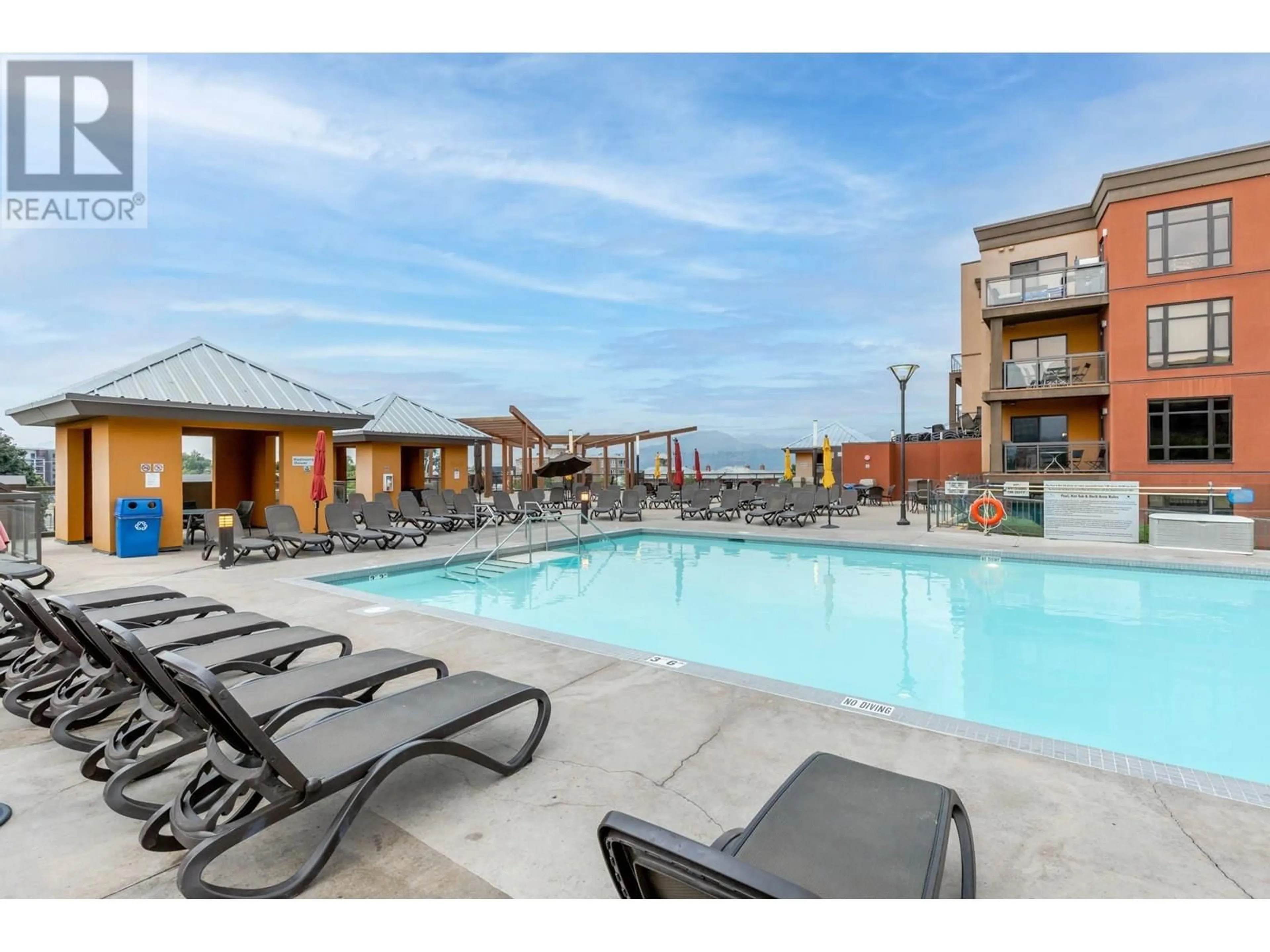 Pool for 321 - 654 COOK ROAD, Kelowna British Columbia V1W3G7