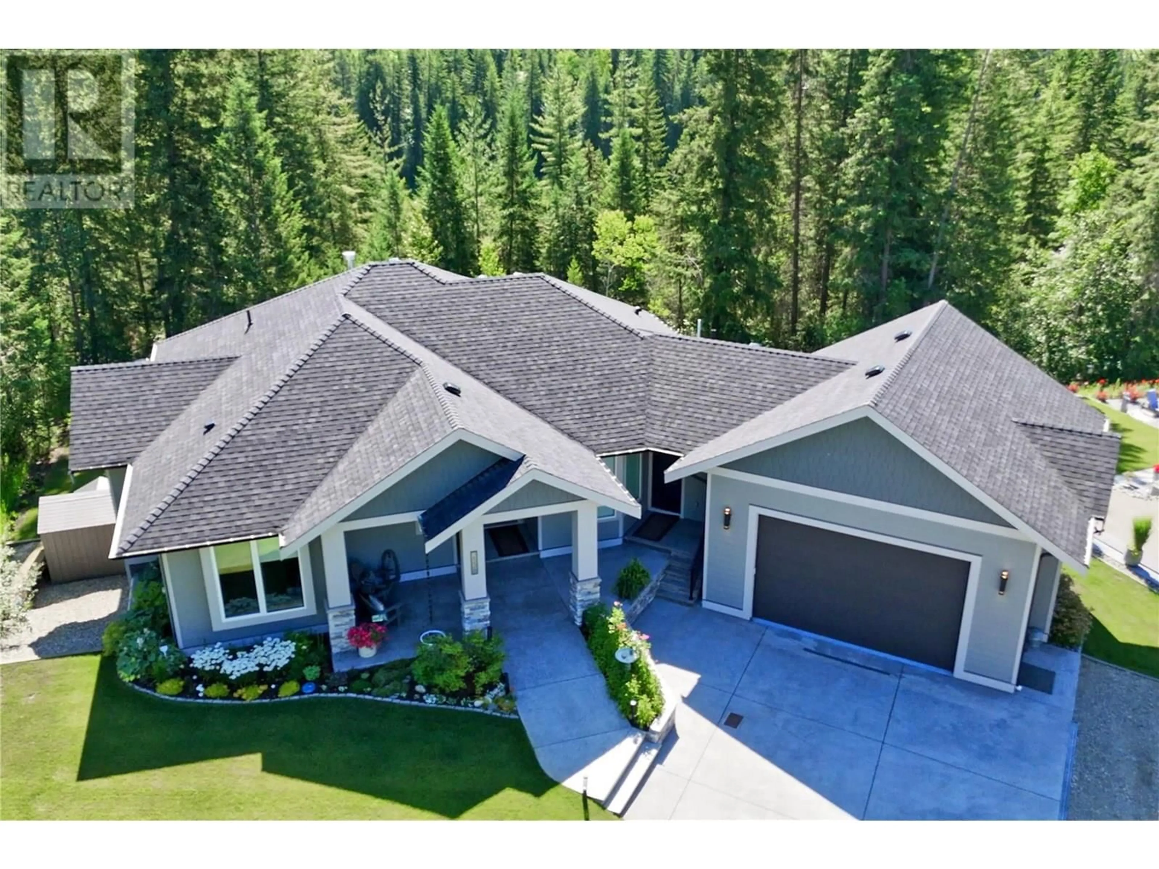 A pic from outside/outdoor area/front of a property/back of a property/a pic from drone, mountain view for 2538 VALLEY PLACE, Blind Bay British Columbia V0E1H2