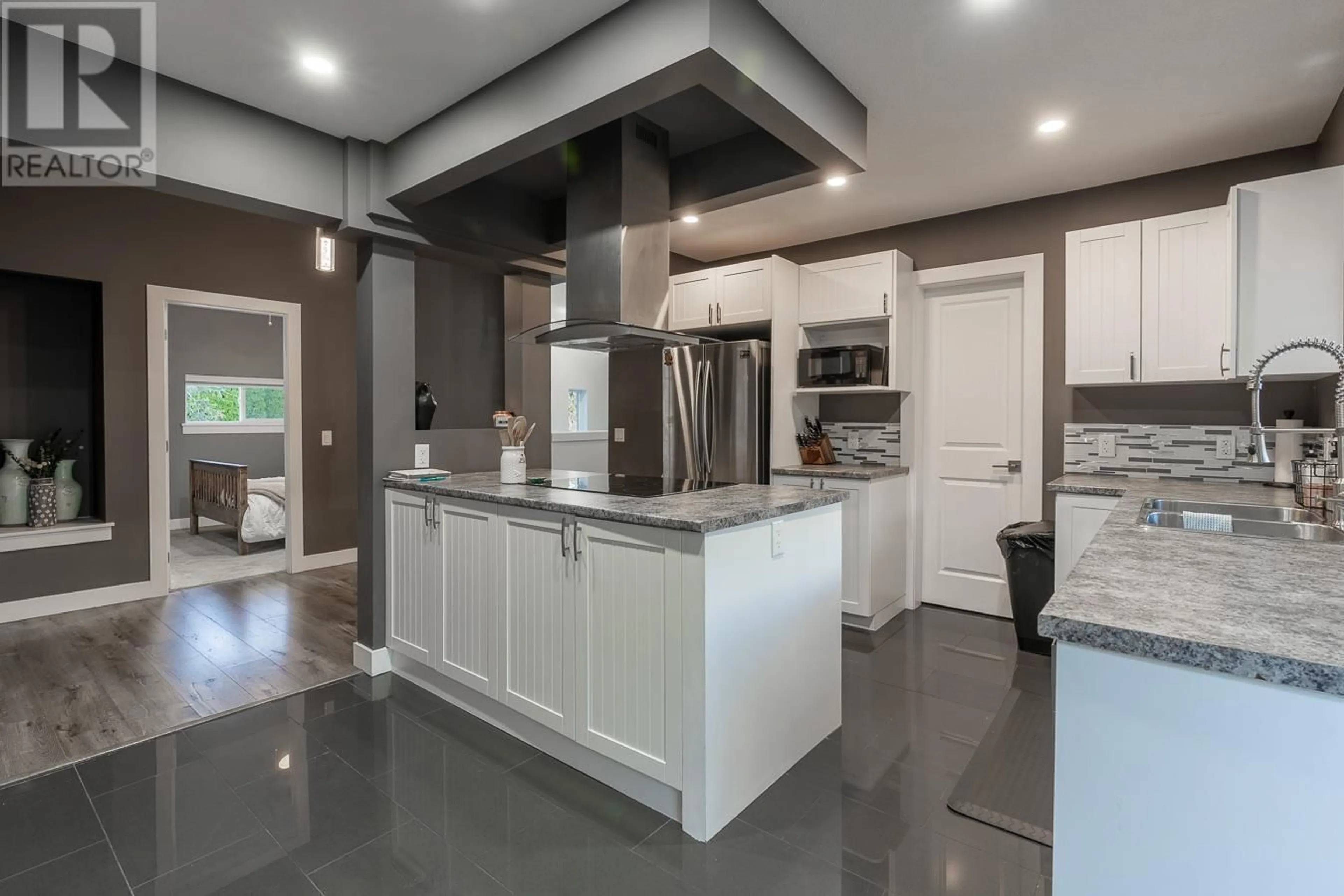Open concept kitchen, unknown for 4349 YELLOWHEAD HIGHWAY, Kamloops British Columbia V2H1N4