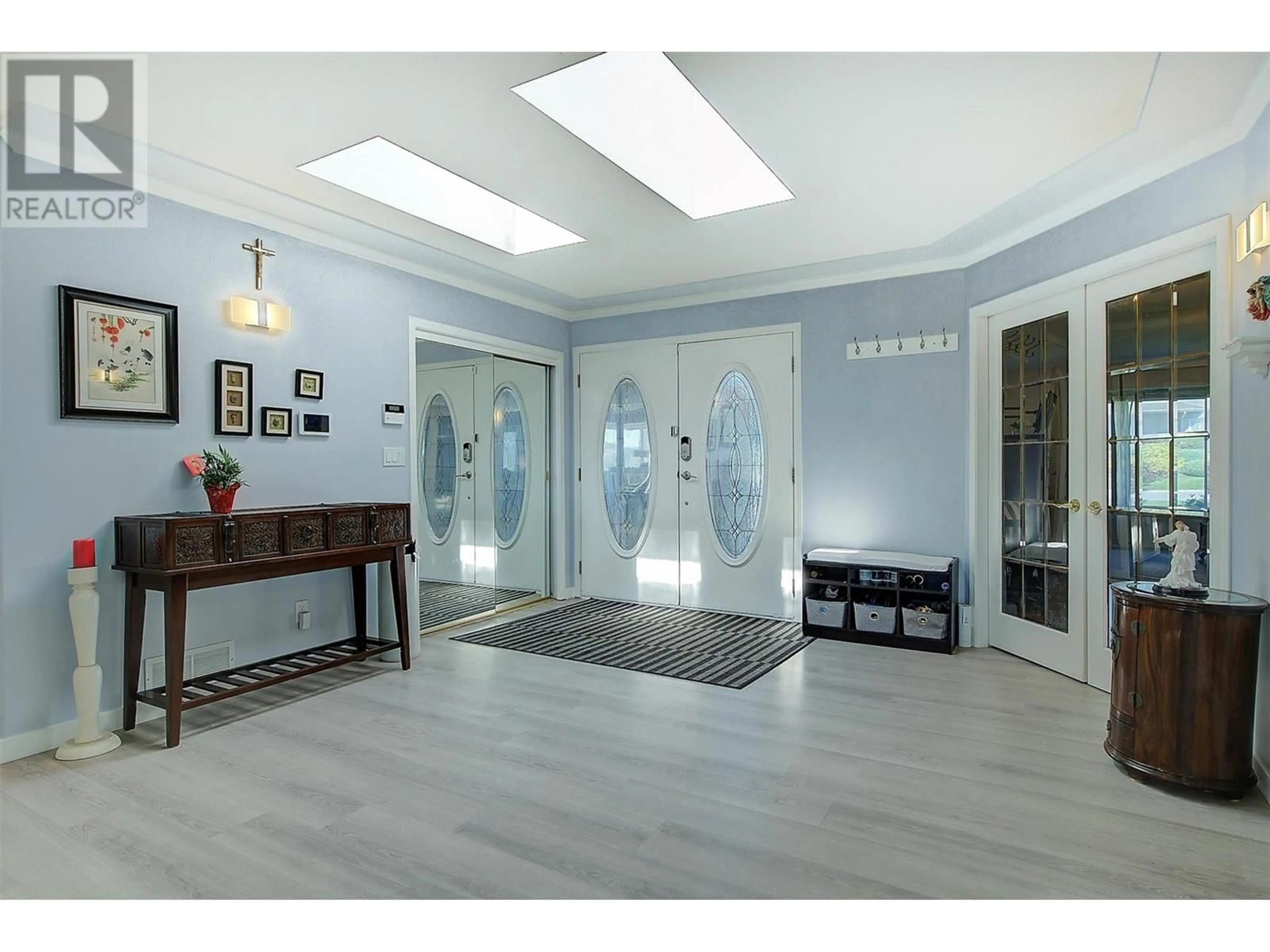 Indoor foyer for 3331 SUNDANCE DRIVE, West Kelowna British Columbia V4T1S5