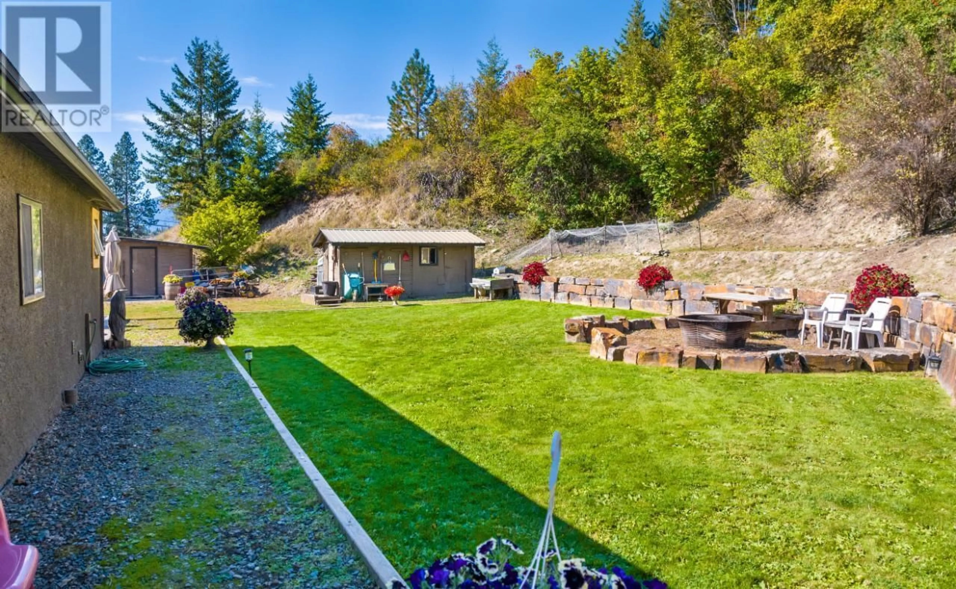 Patio, water/lake/river/ocean view for 3706 3 HIGHWAY, Creston British Columbia V0B1K0
