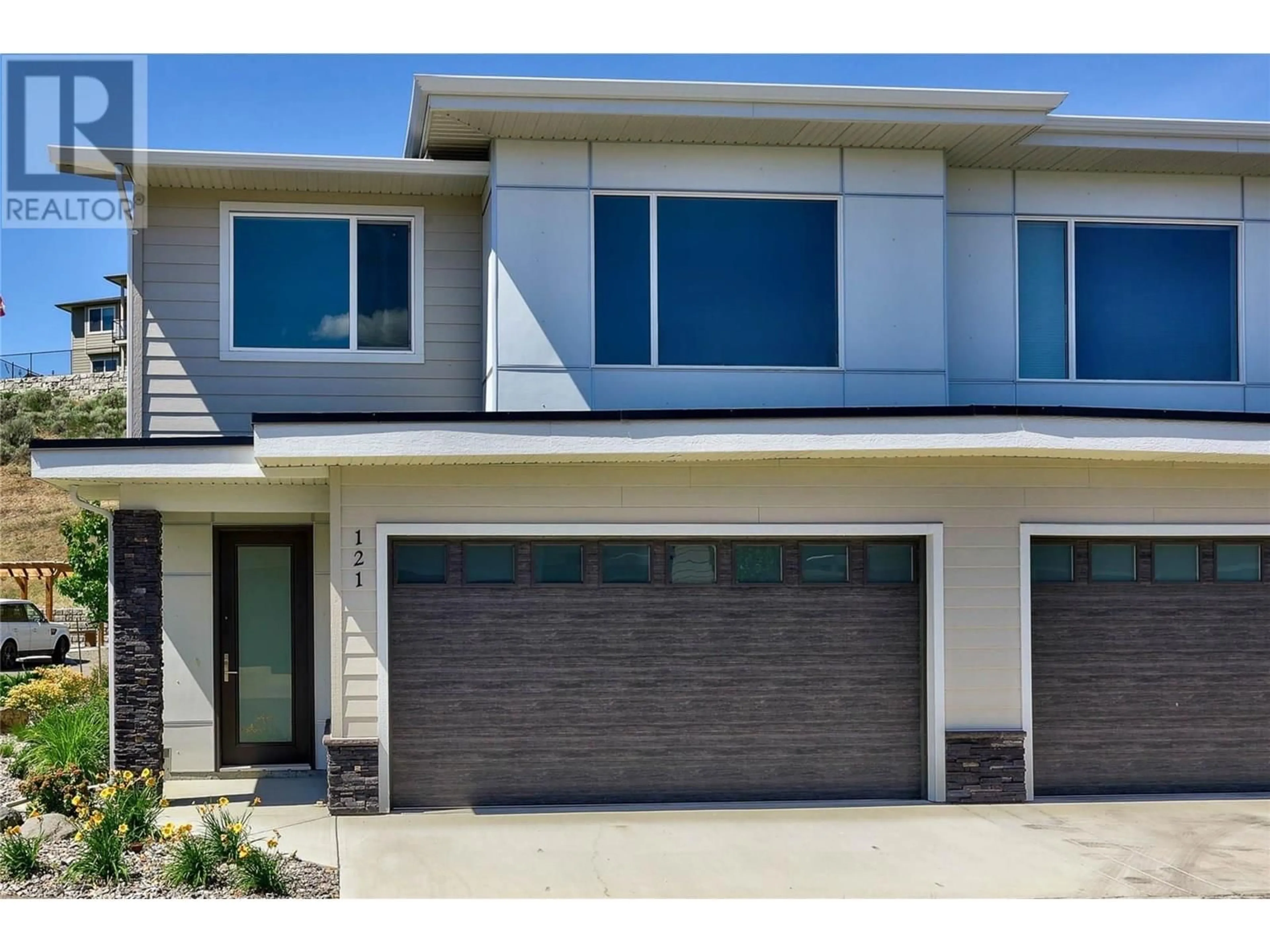 Home with vinyl exterior material, street for 121 - 2045 STAGECOACH DRIVE, Kamloops British Columbia V2B0K7