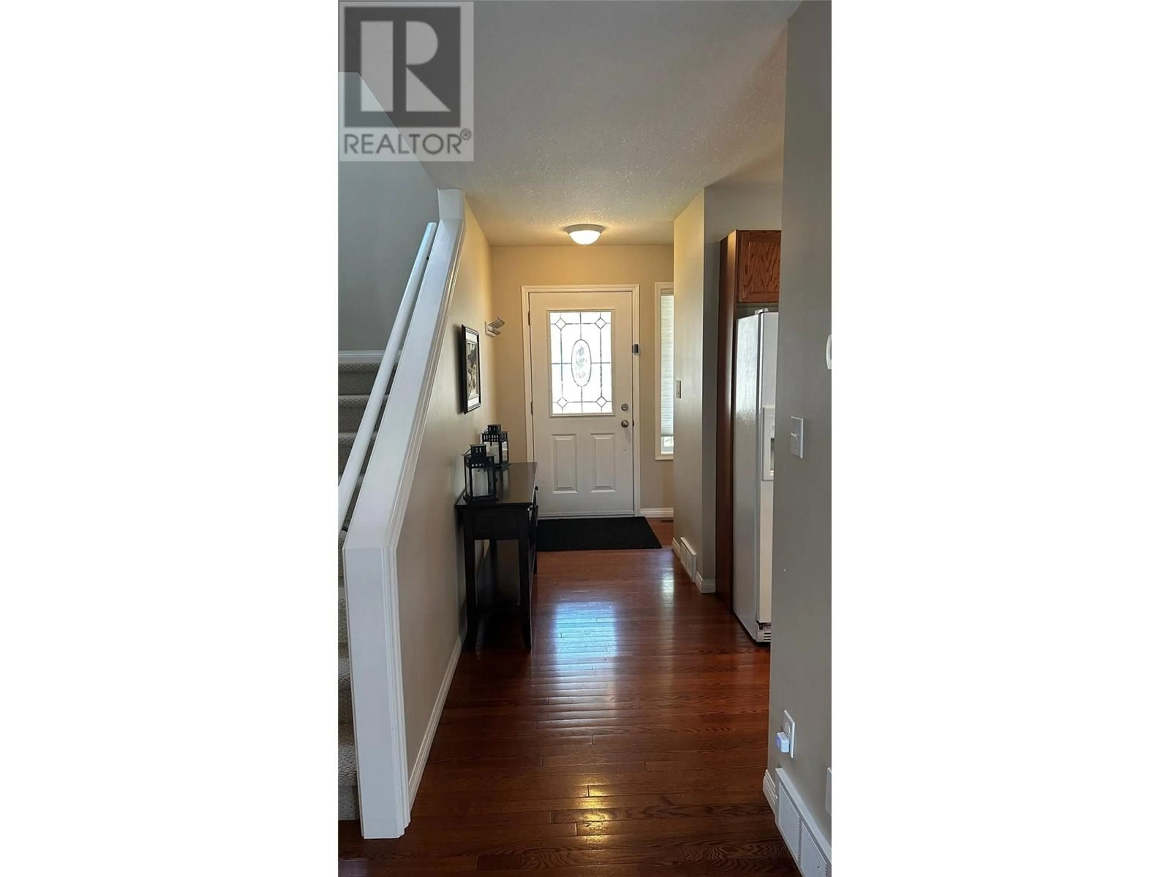Indoor entryway for 122 - 4904 RIDGE ROAD, Radium Hot Springs British Columbia V0A1M0
