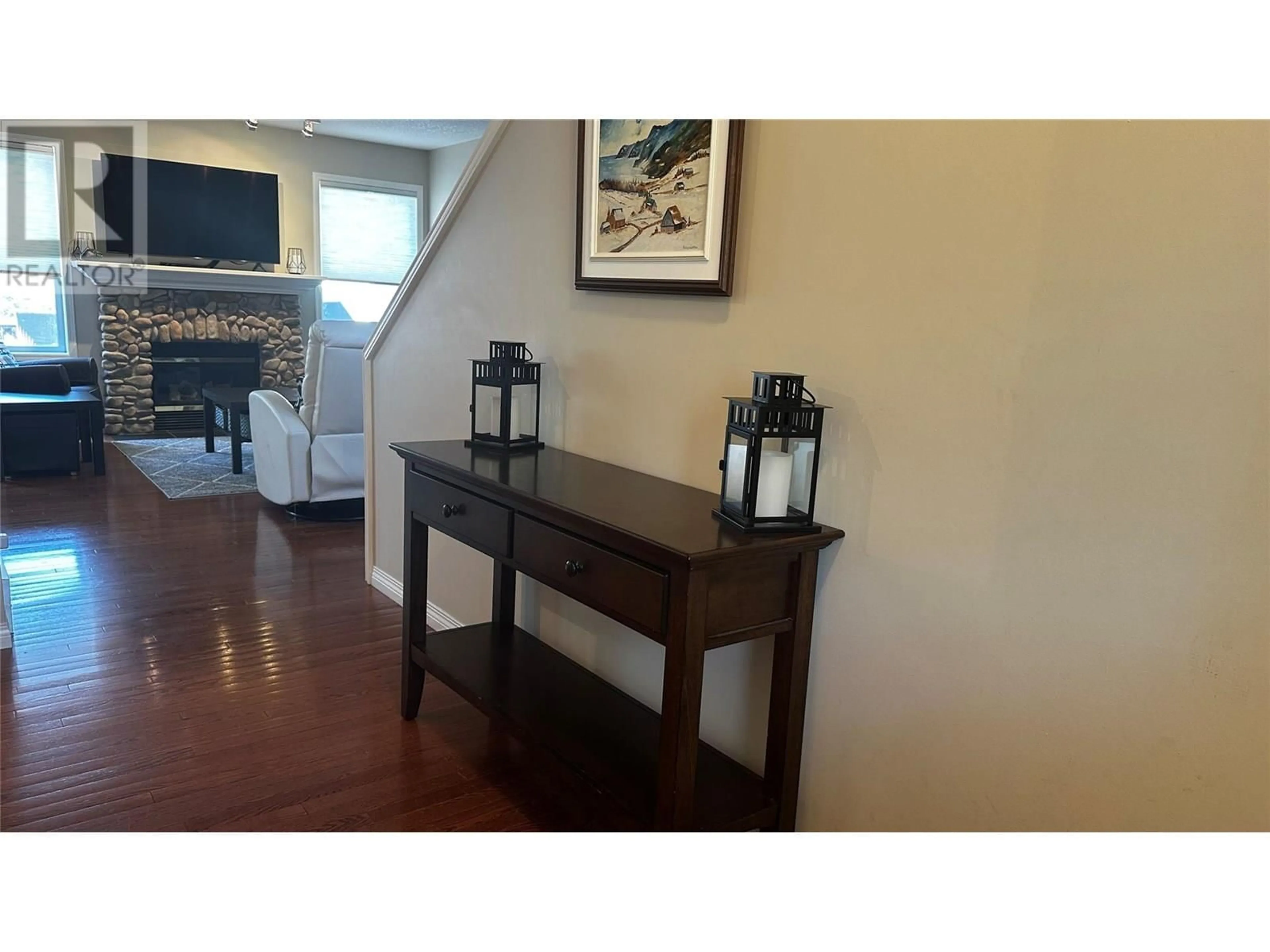 Indoor entryway for 122 - 4904 RIDGE ROAD, Radium Hot Springs British Columbia V0A1M0