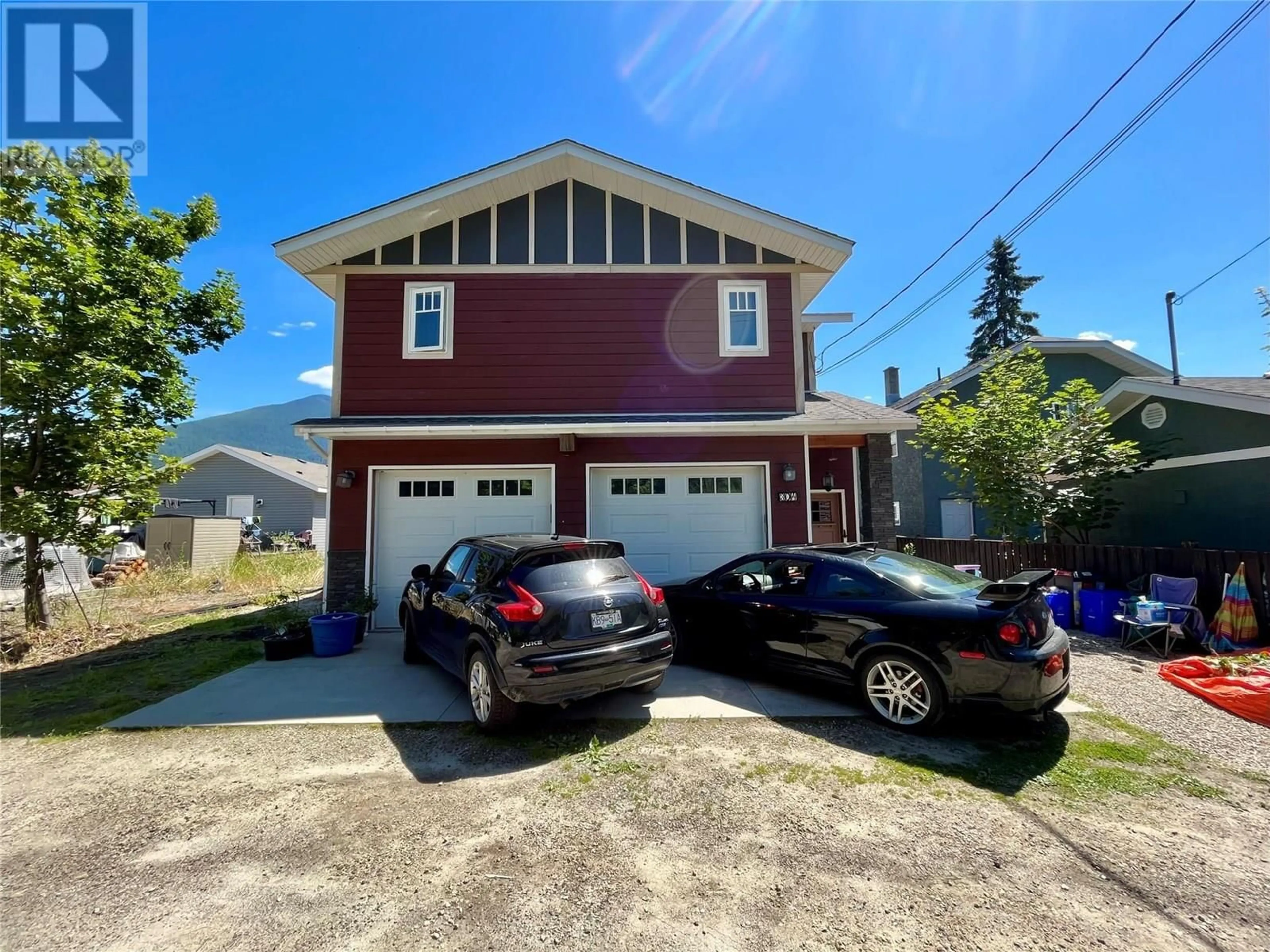 A pic from outside/outdoor area/front of a property/back of a property/a pic from drone, street for 304 7TH AVENUE NORTHWEST, Nakusp British Columbia V0G1R0
