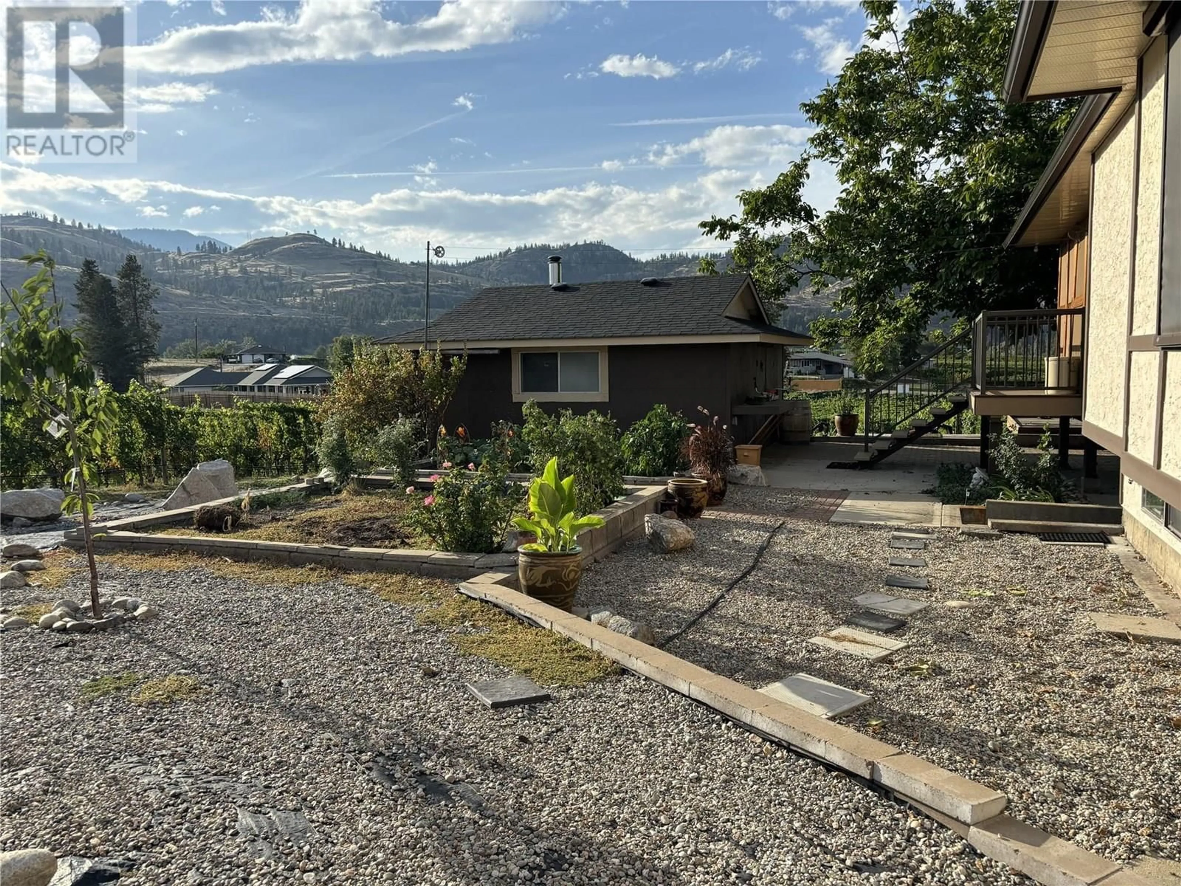 A pic from outside/outdoor area/front of a property/back of a property/a pic from drone, mountain view for 6940 MOUNTAINVIEW DRIVE DRIVE, Oliver British Columbia V0H1T0